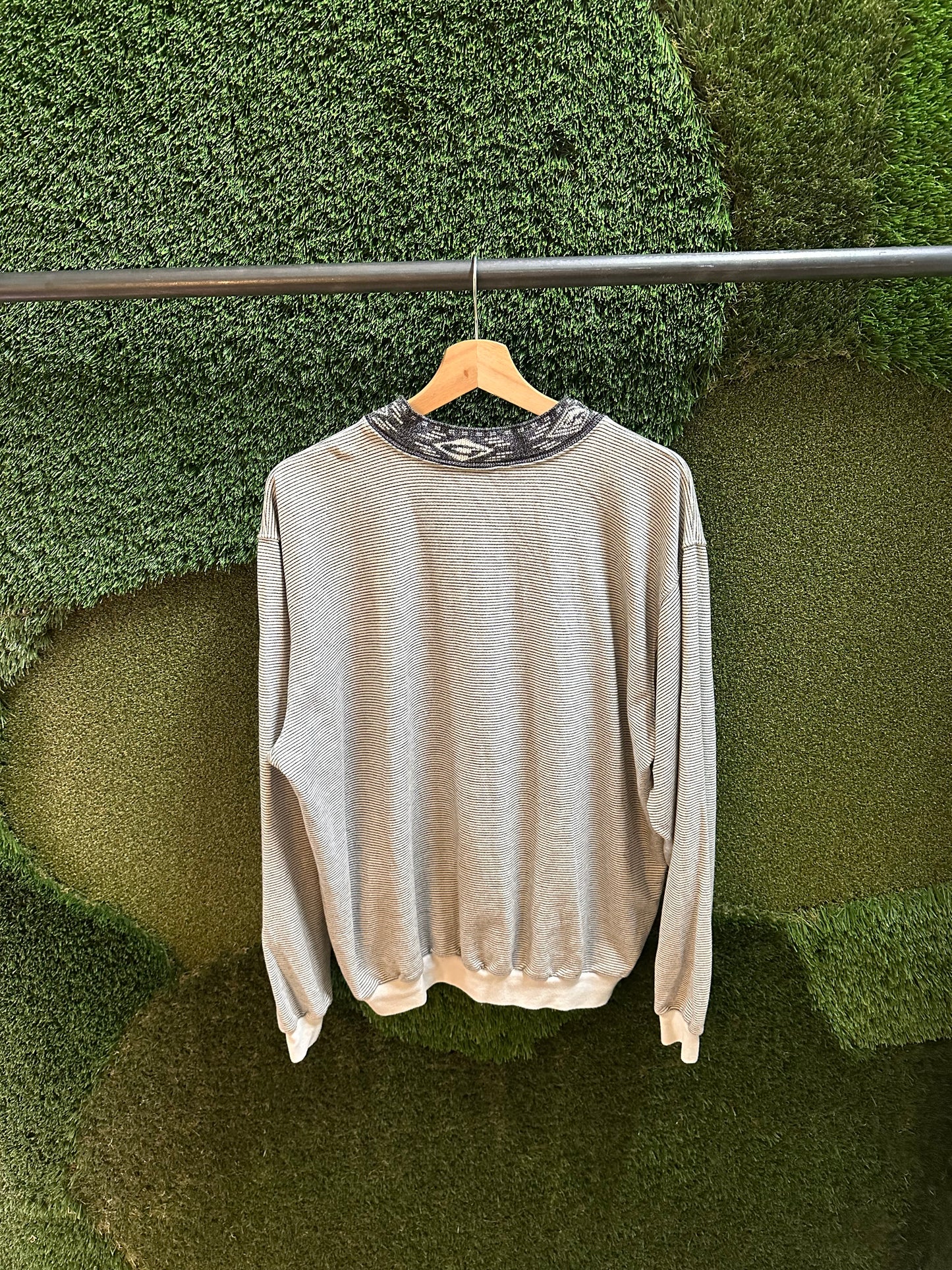90s Gotcha Pinstriped Crewneck - L