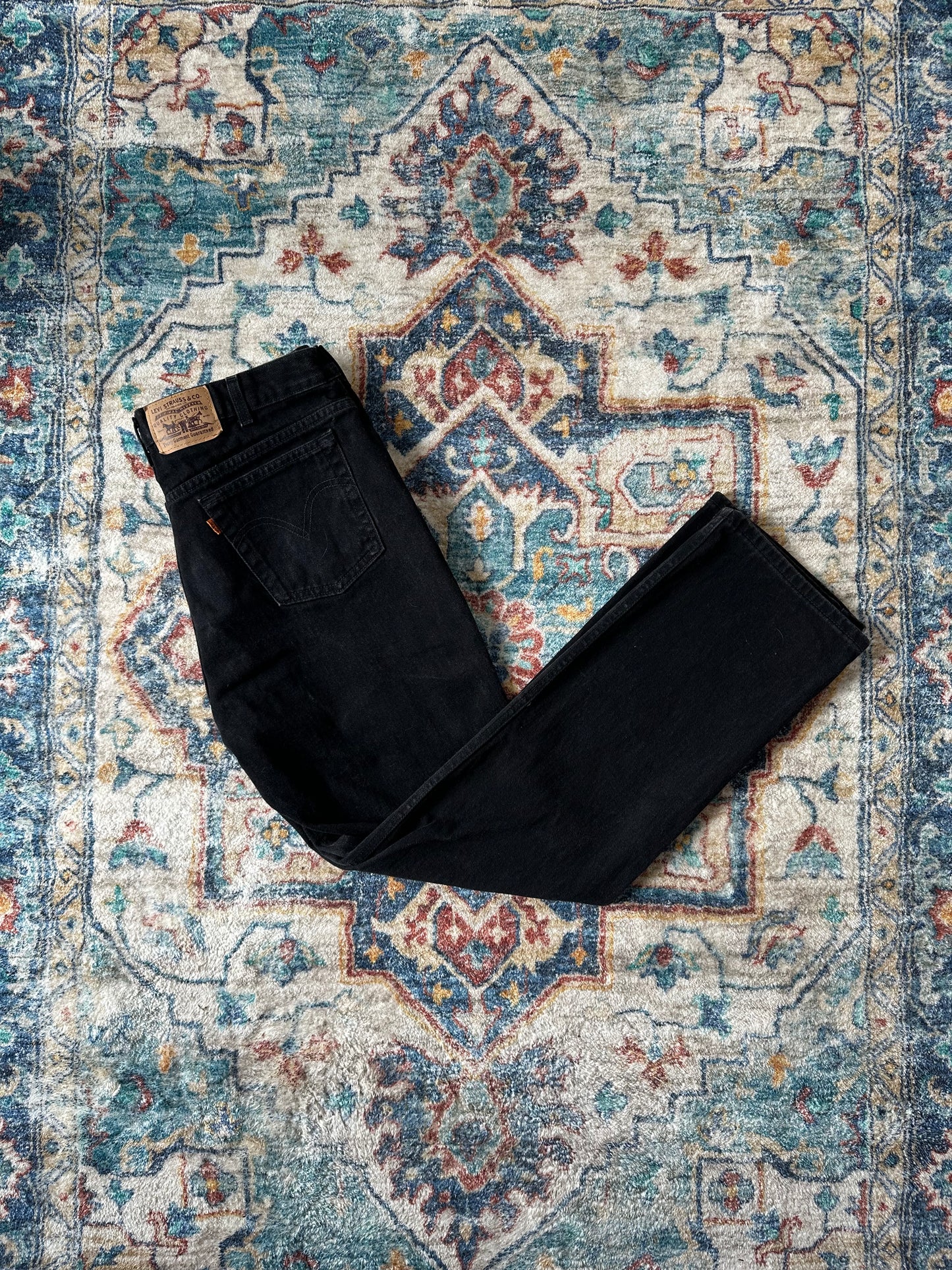 90s Levi’s Black Orange Tab Jeans - 37