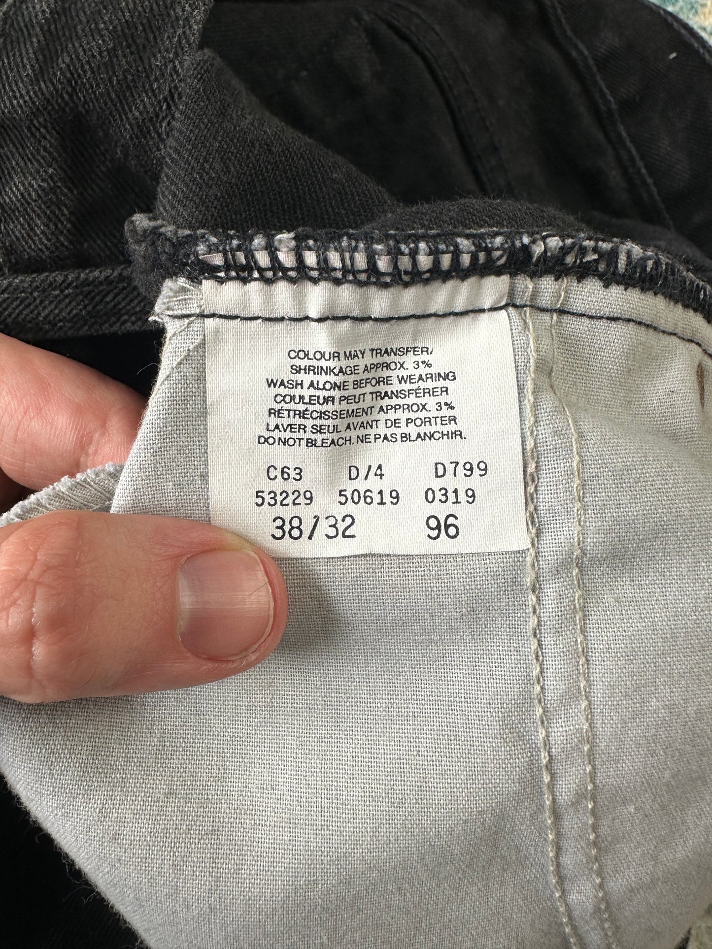 90s Levi’s Black Orange Tab Jeans - 37