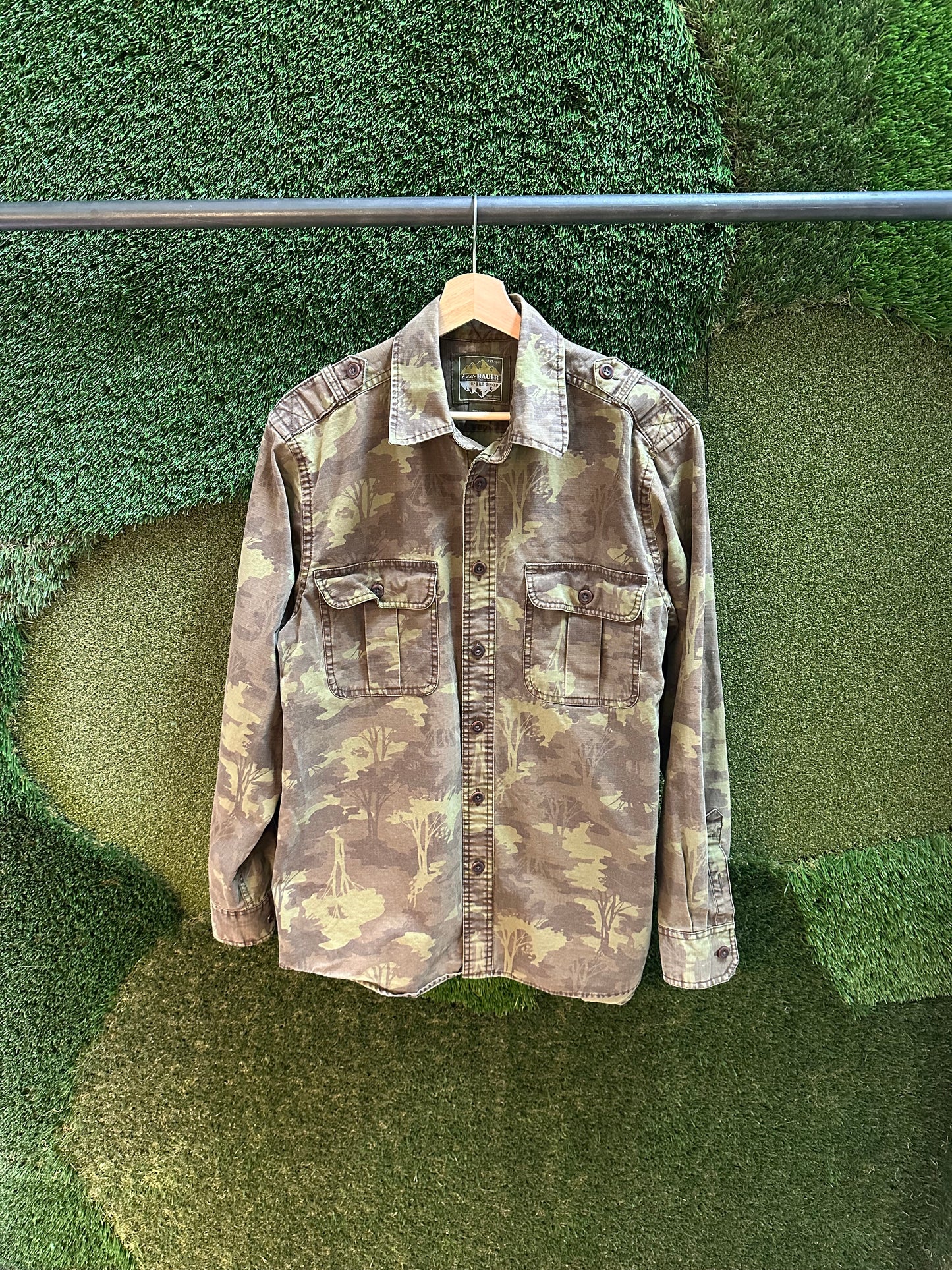 00s Eddie Bauer Camouflage Button-up Shirt - M