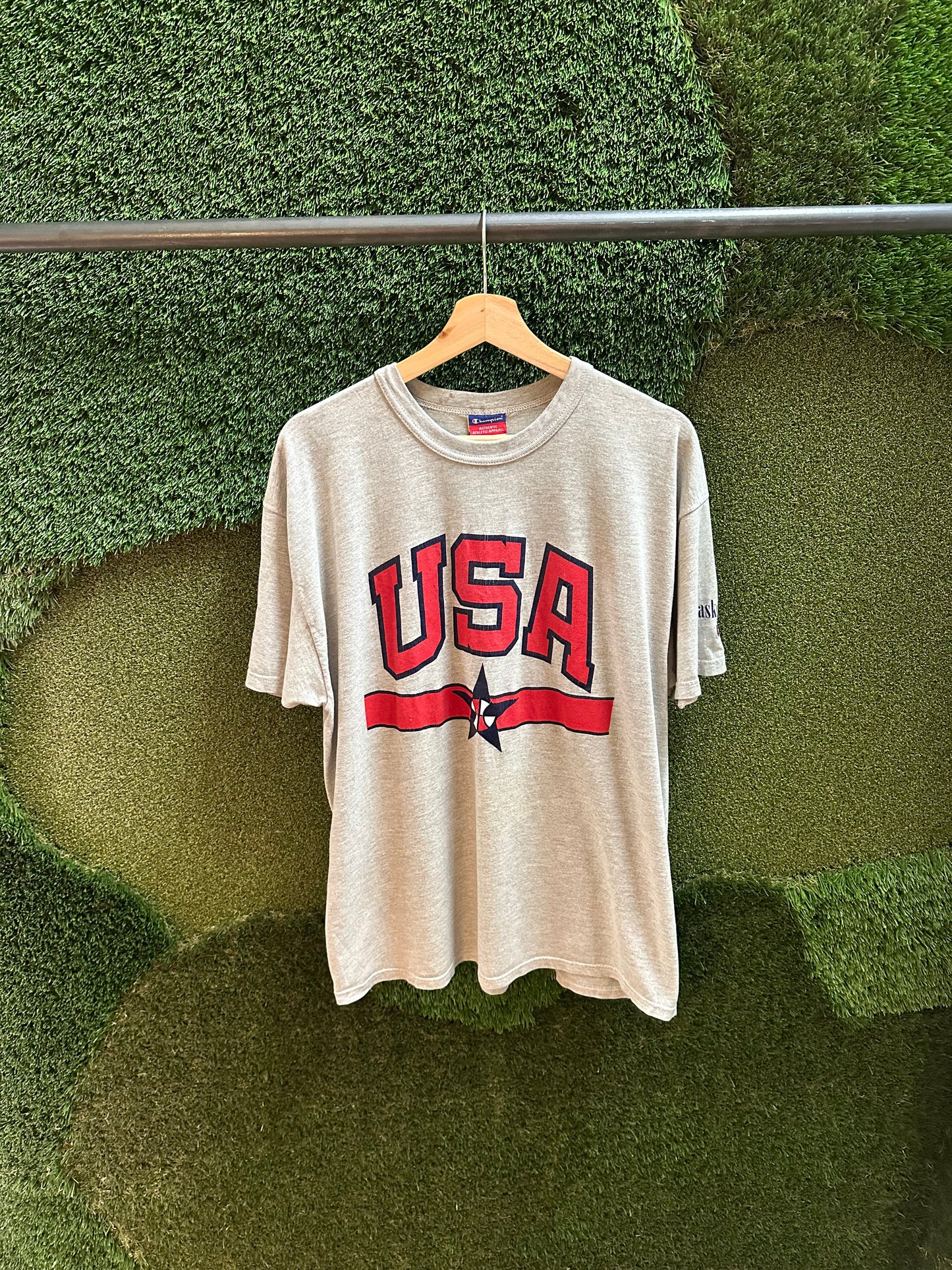 90s Champion USA Basketball T-shirt - L