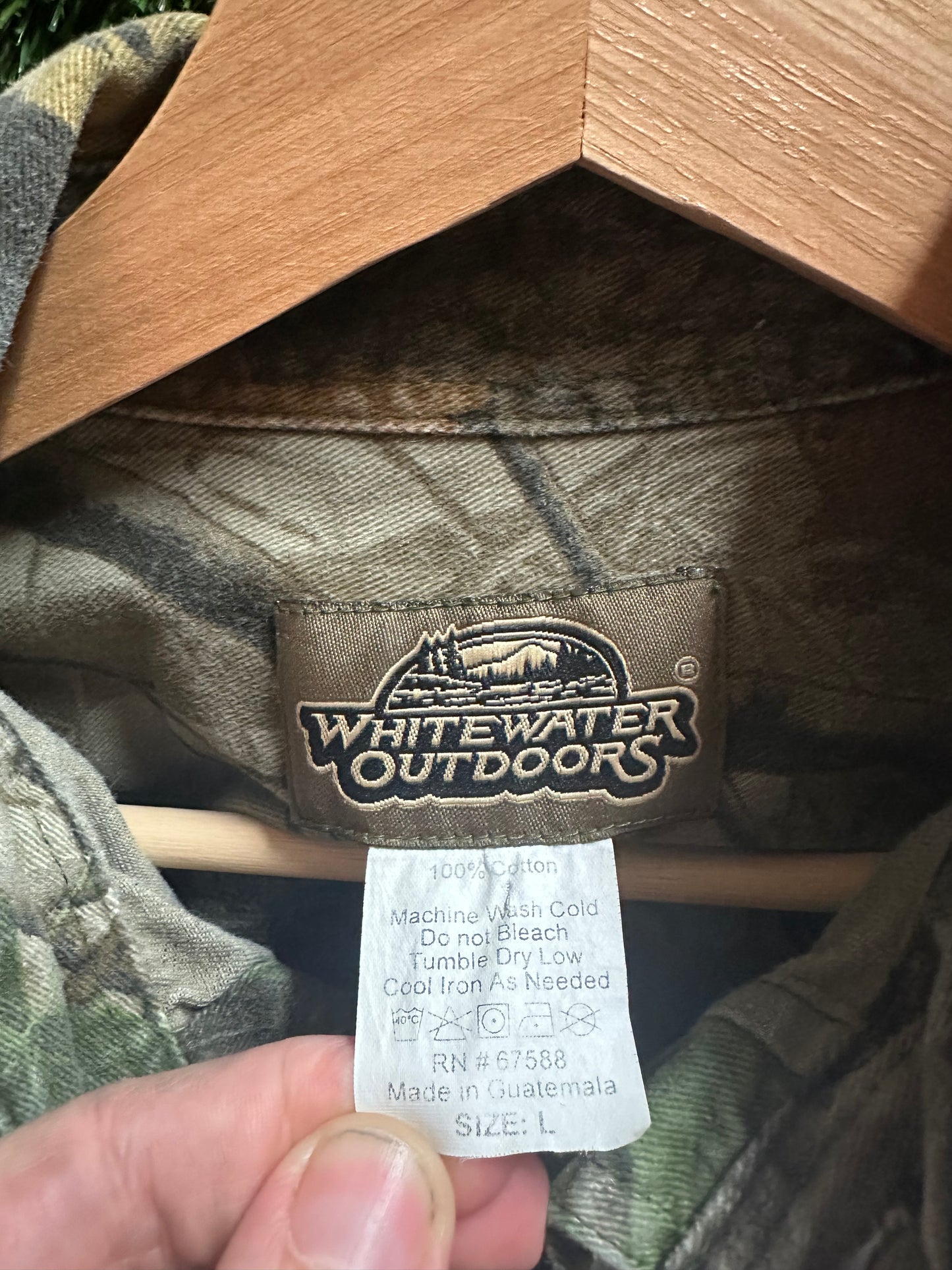 00s Whitewater Outdoors Camouflage Button-up Shirt - L