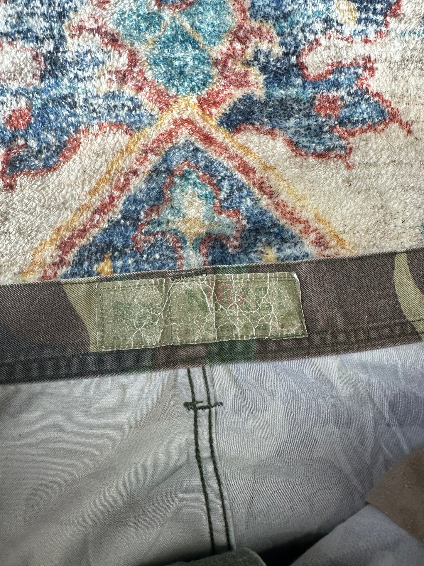 90s Camouflage Cargo Pants - 37