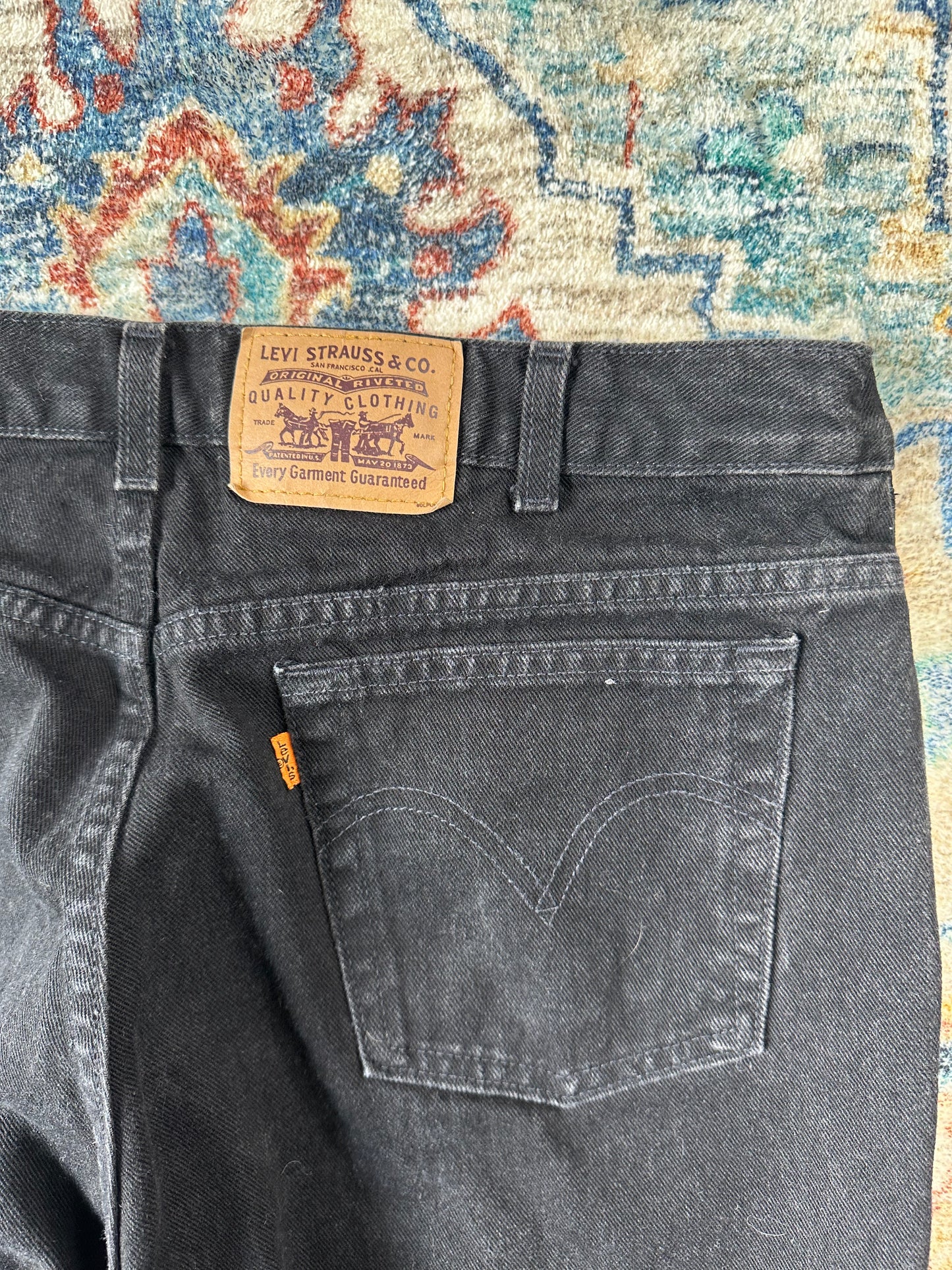 90s Levi’s Black Orange Tab Jeans - 37
