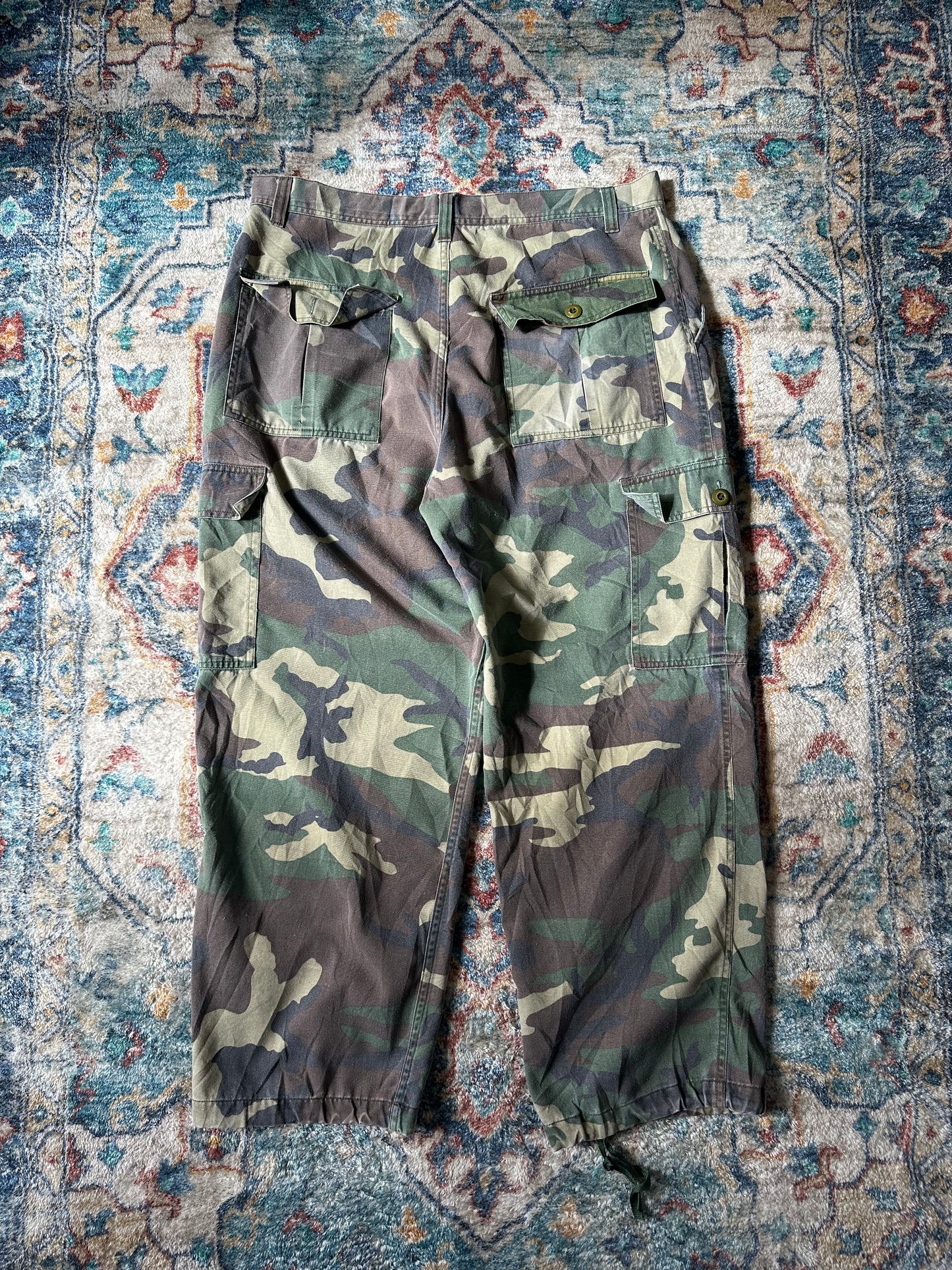 90s Camouflage Cargo Pants - 37