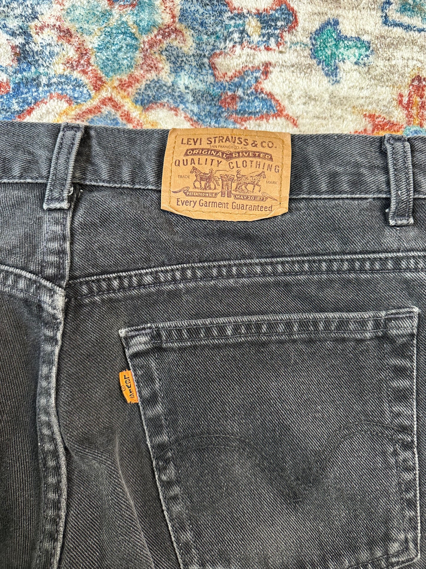 00s Levi’s Black Orange Tab Jeans - 32