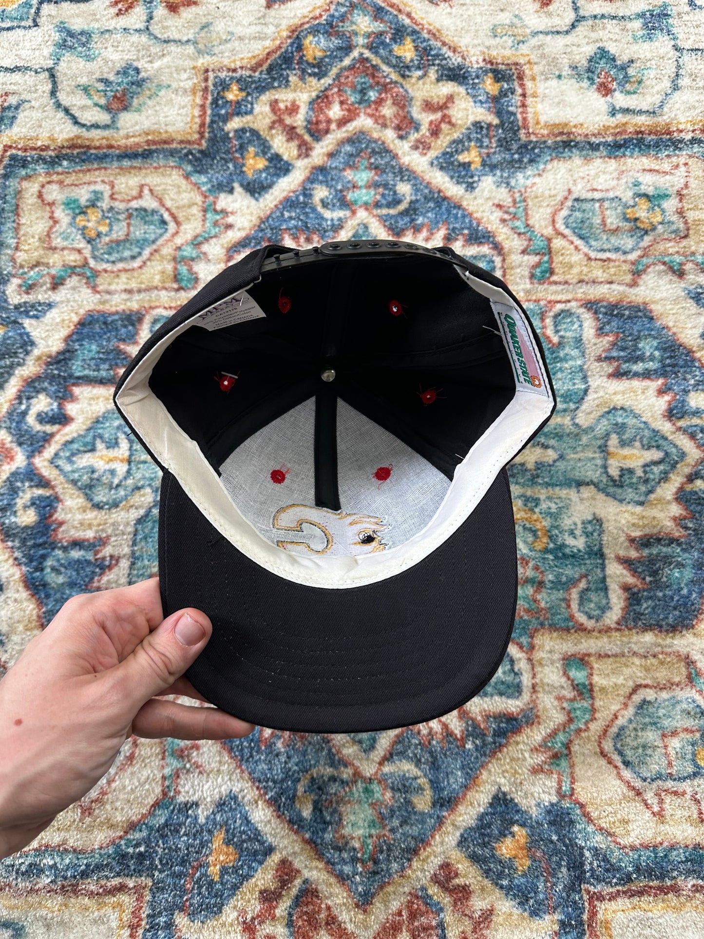 90 NHL NWT Calgary Flames SnapBack Hat