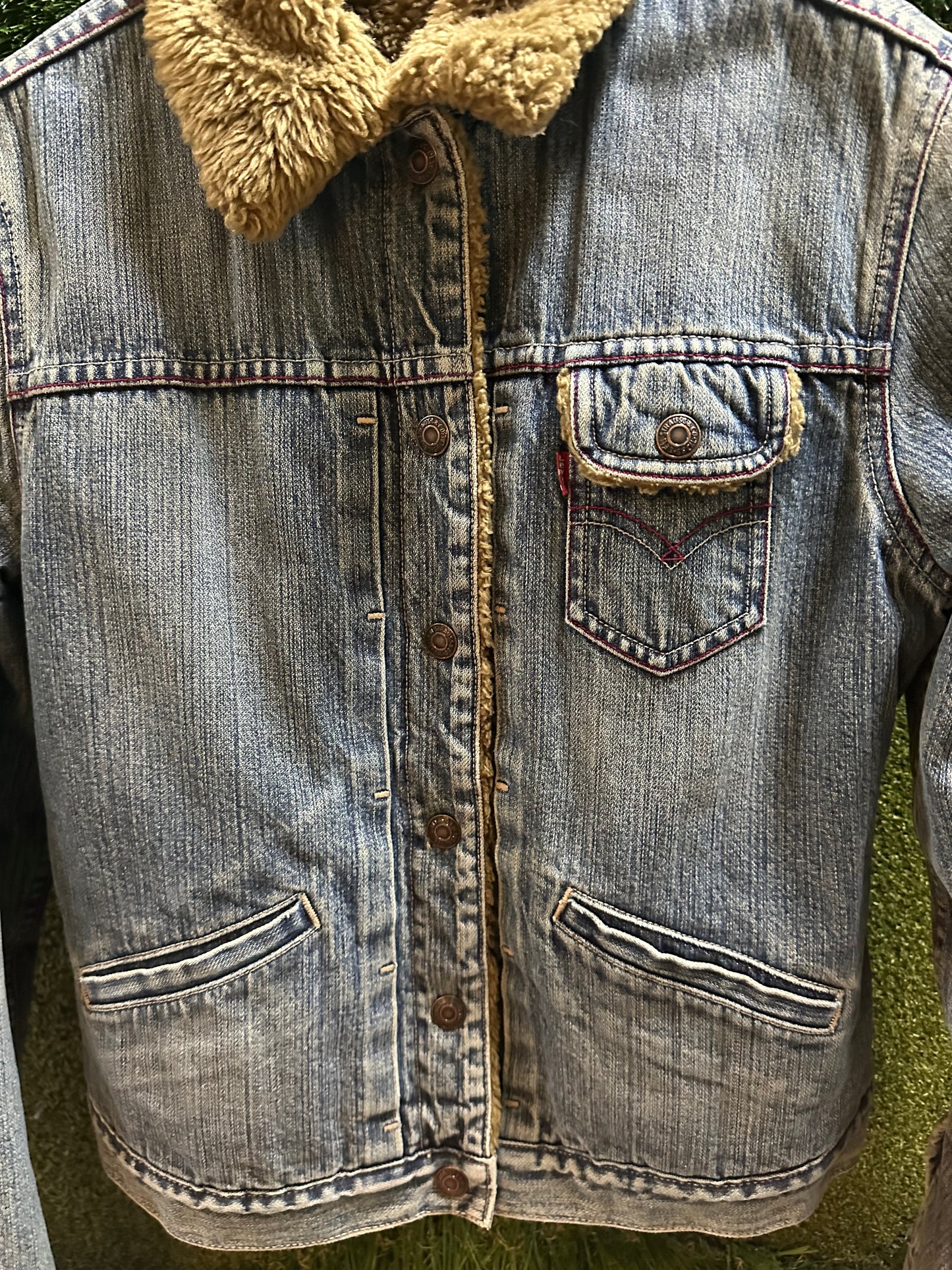 00s Levi’s Fur Lined Buckleback Denim Jacket - M