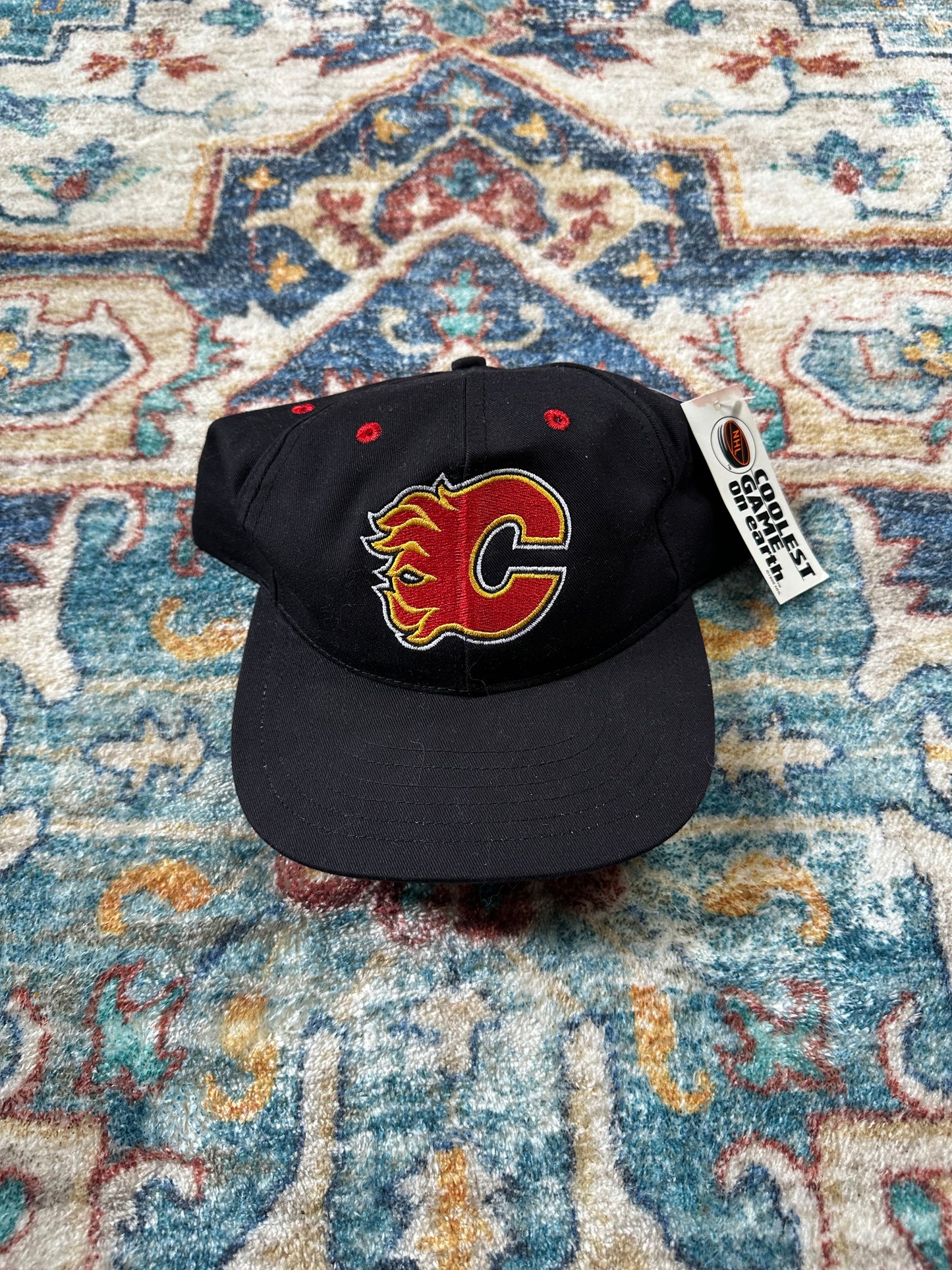 90 NHL NWT Calgary Flames SnapBack Hat
