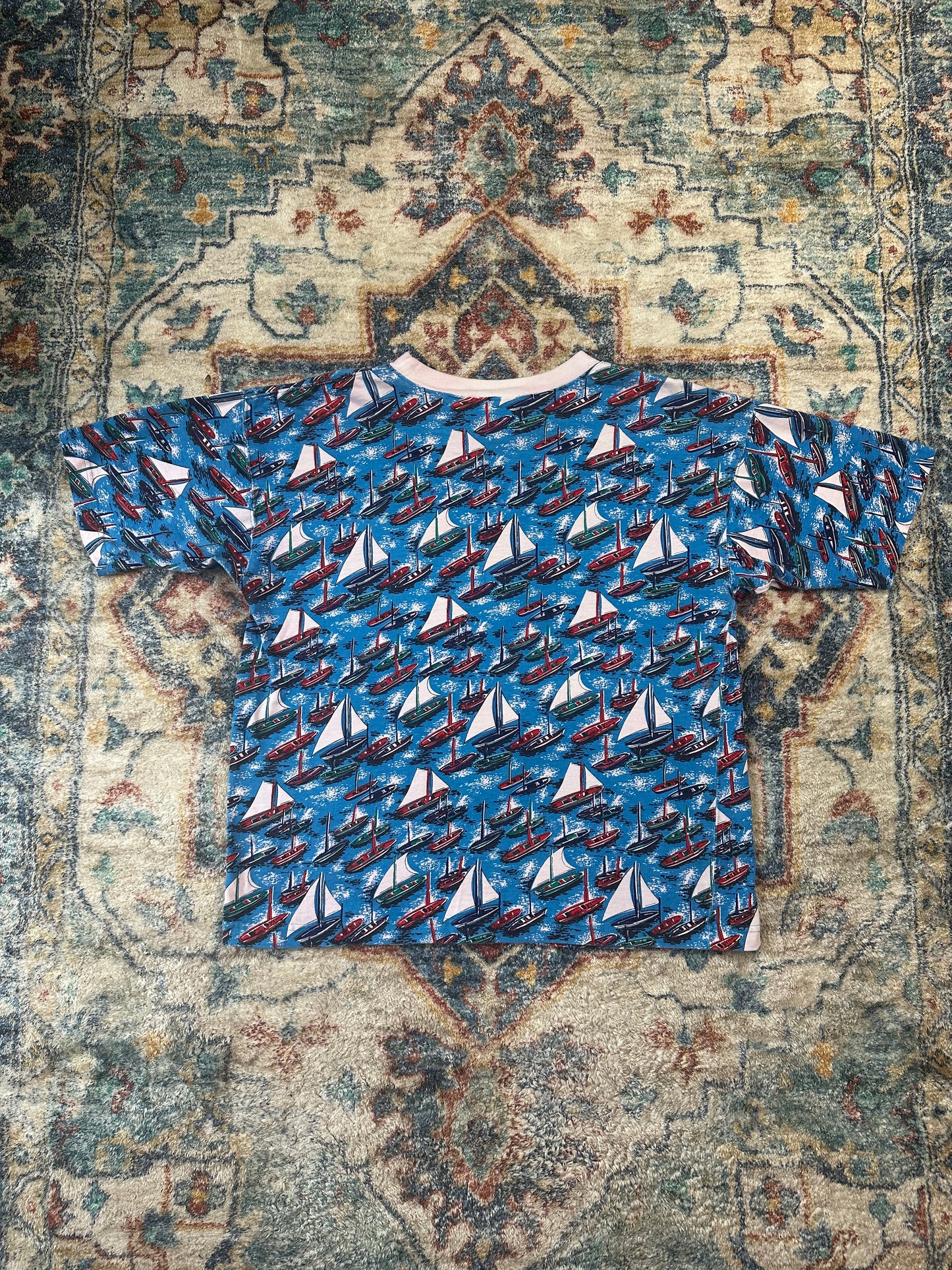 90s Sailboat All Over Print T-shirt - M
