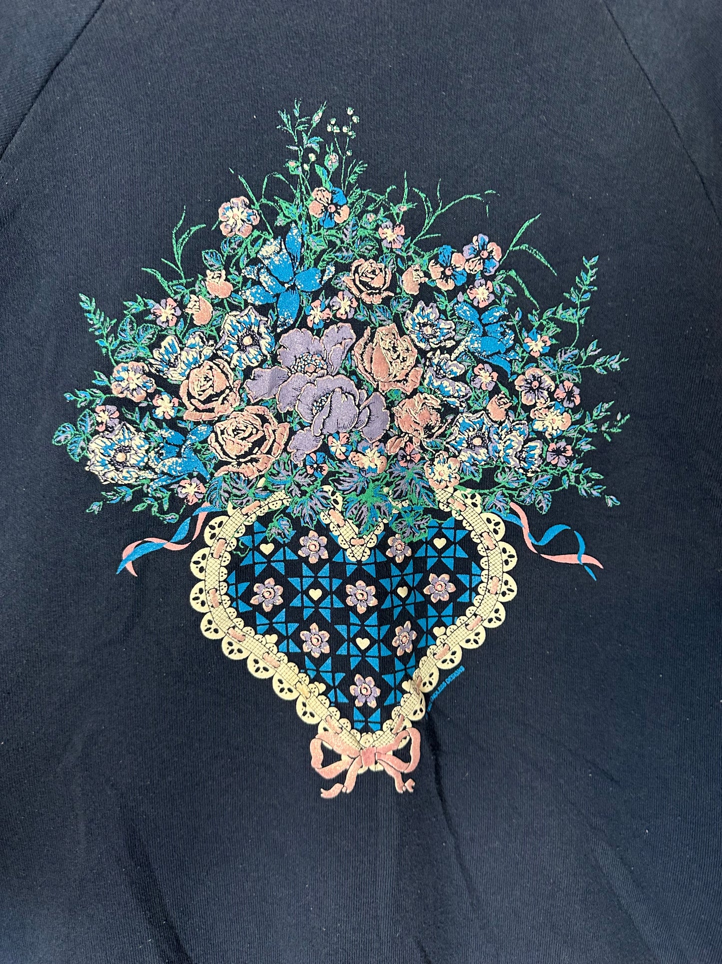 Vintage 1992 Heart Flower Bouquet Crewneck - L