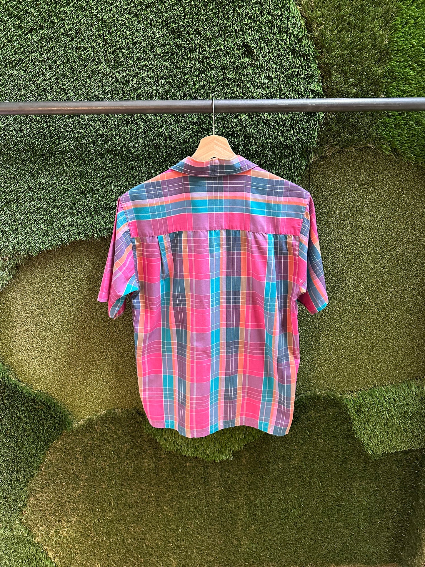 90s Plaid Button-up Shirt - L