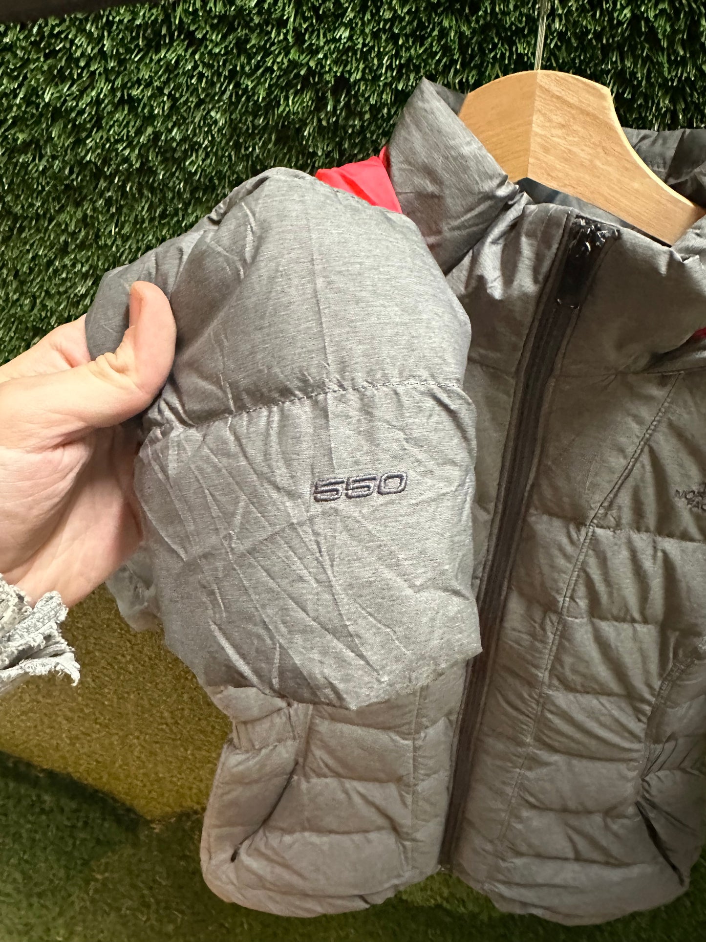 The North Face 550 Hooded Puffer Jacket - XS