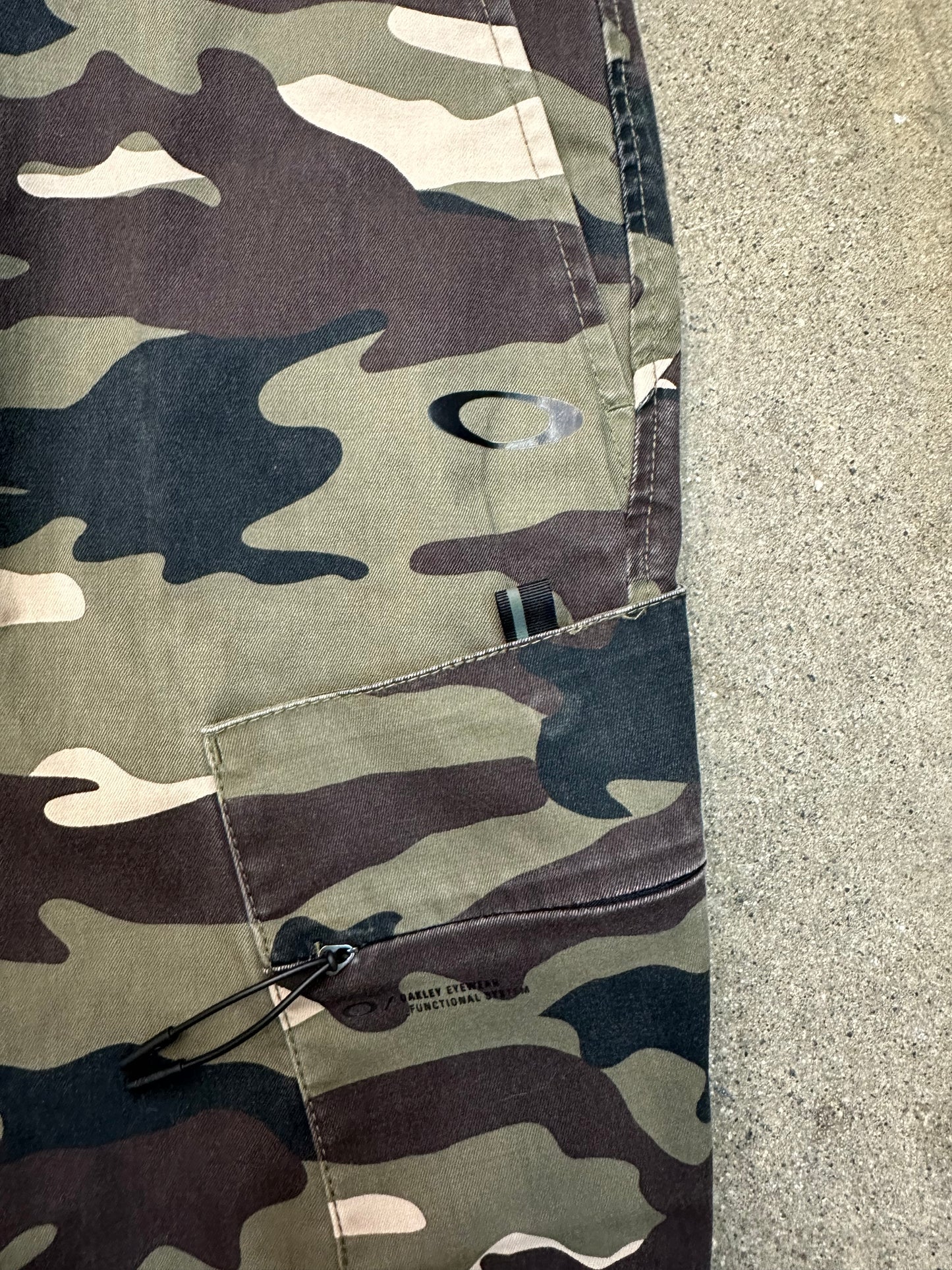 Oakley Camouflage Shorts - 38