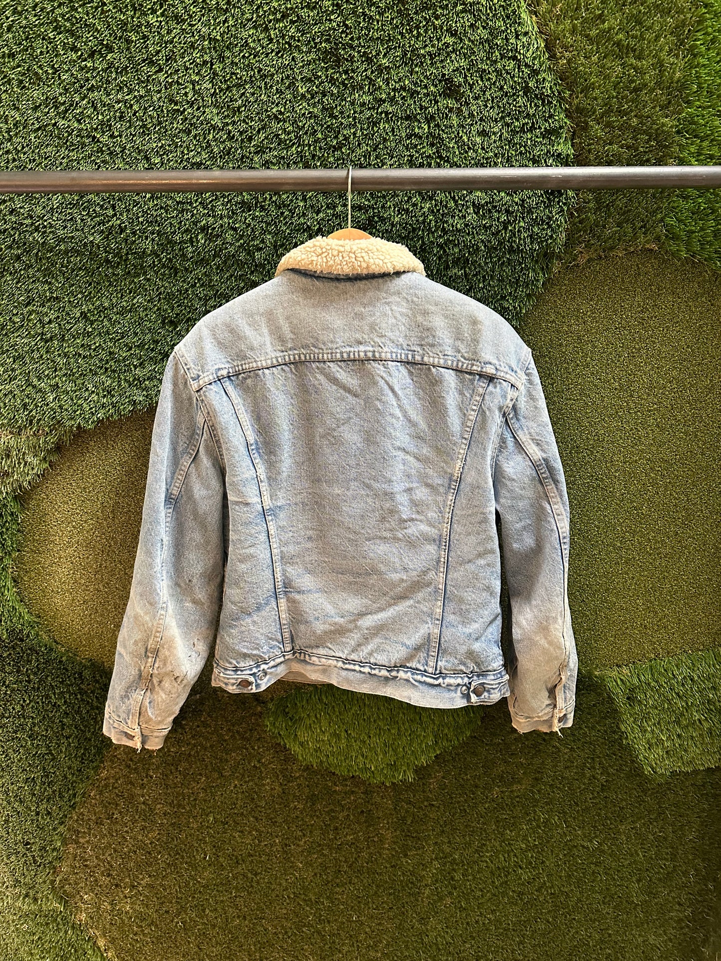 80s Levi’s Sherpa Lined Denim Jacket - M