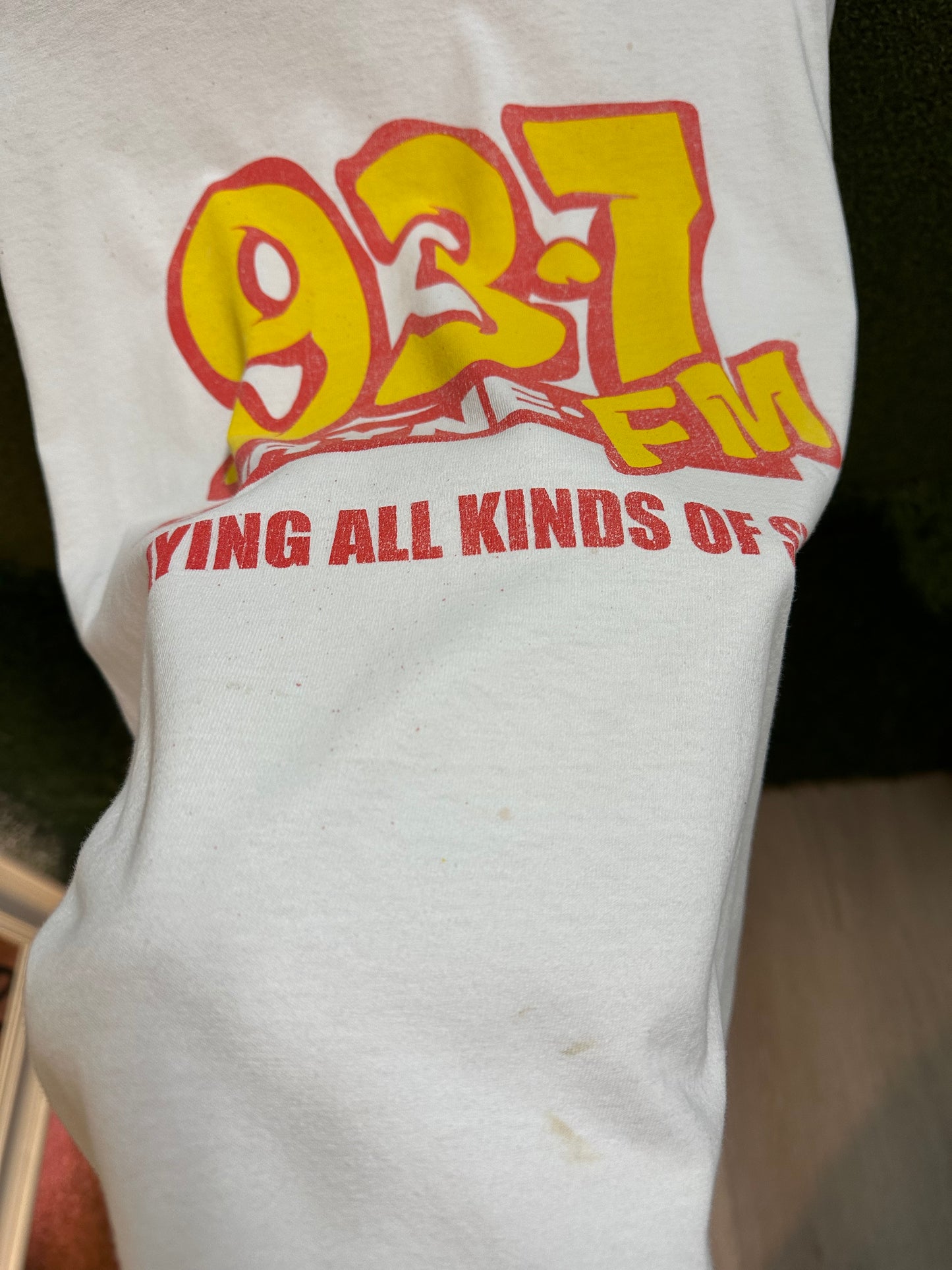 90s 93.7 WayneFM Radio Station T-shirt - XL