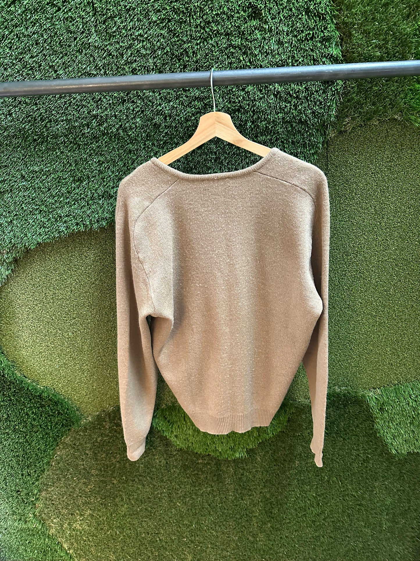 80s Tundra V-Neck Sweater - M