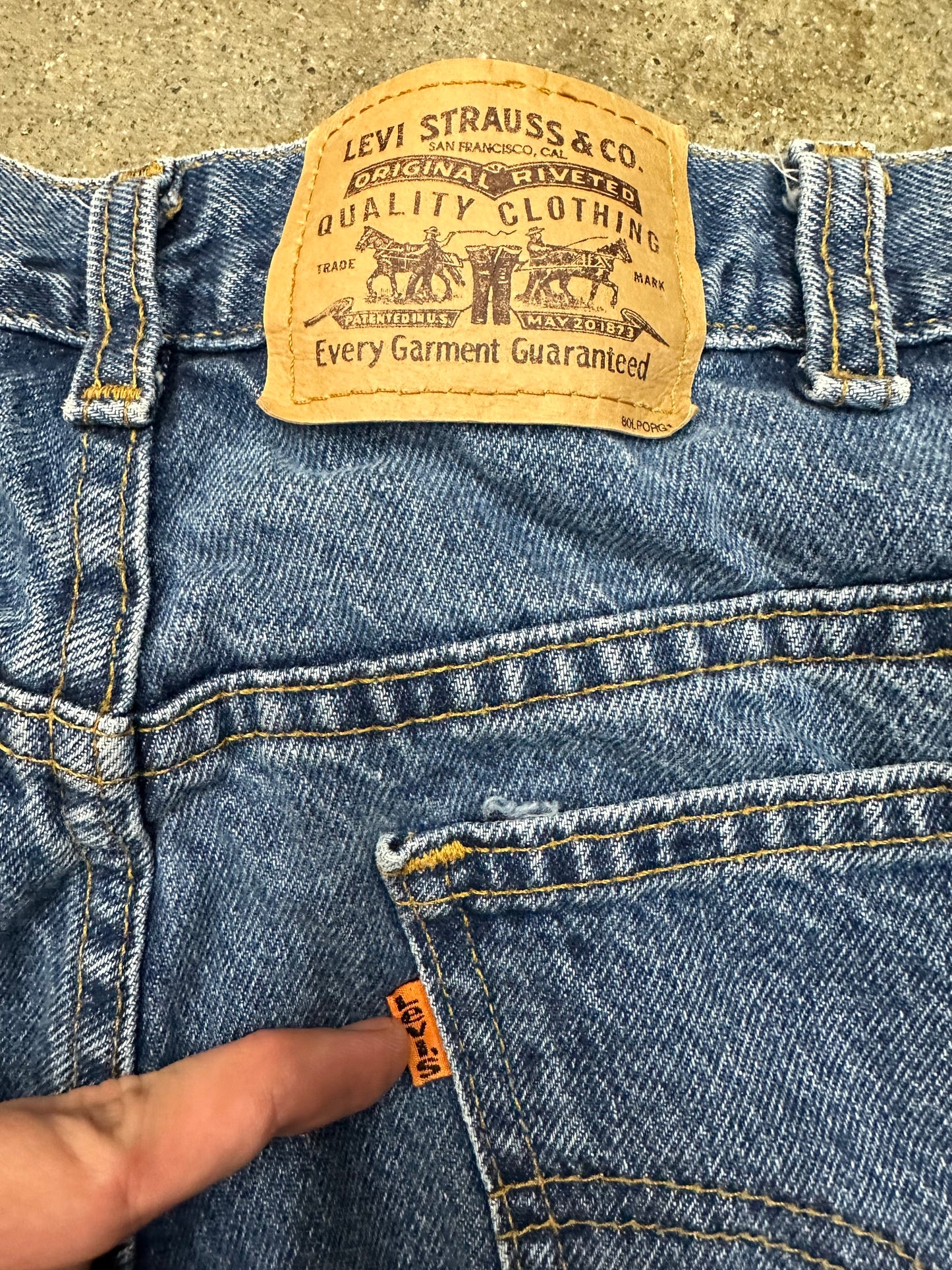 00s Levi’s Orange Tab Midwash Jeans - 36