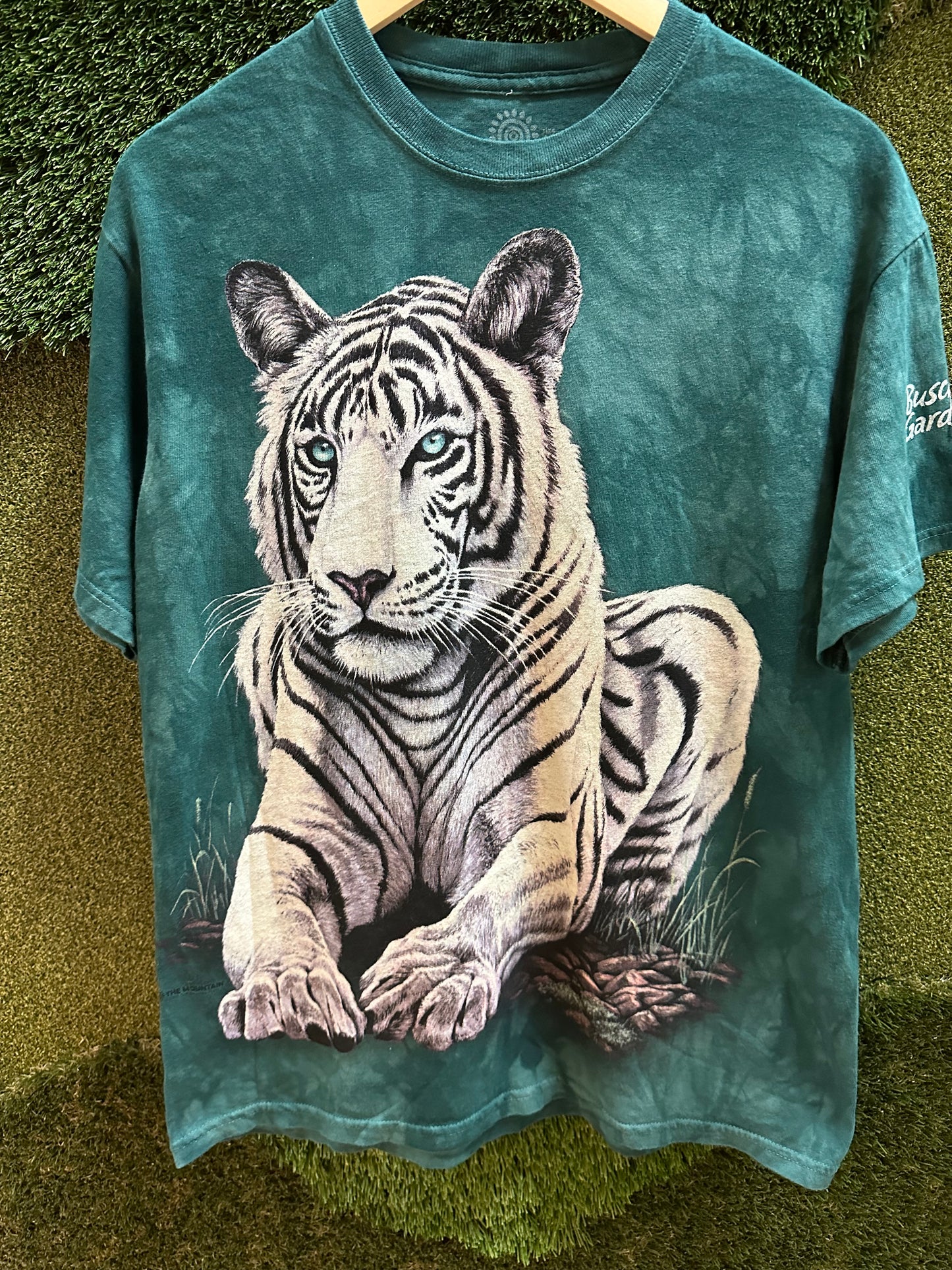 The Mountain White Tiger Animal T-shirt - M