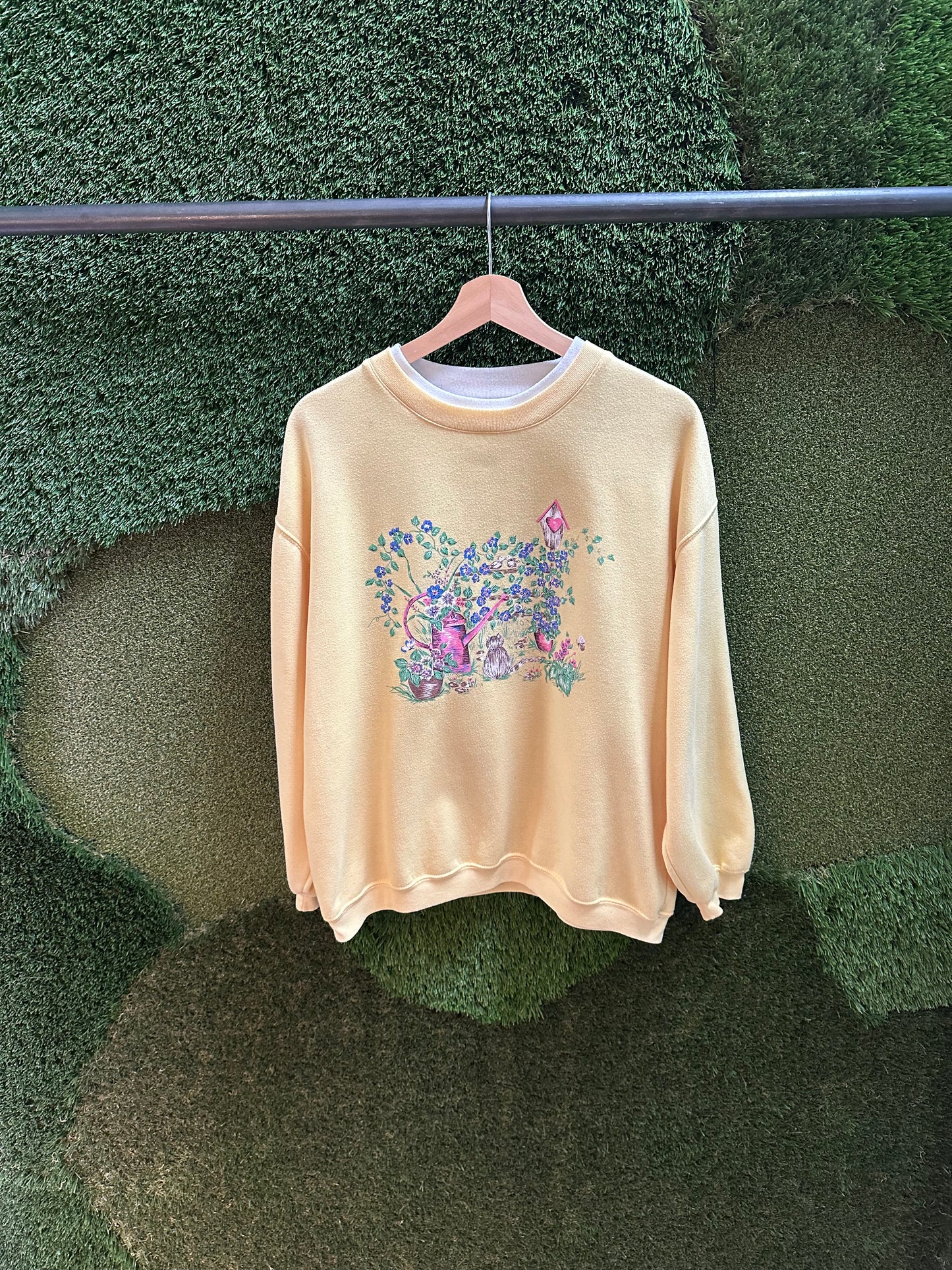 90s Garden Watering Crewneck - L