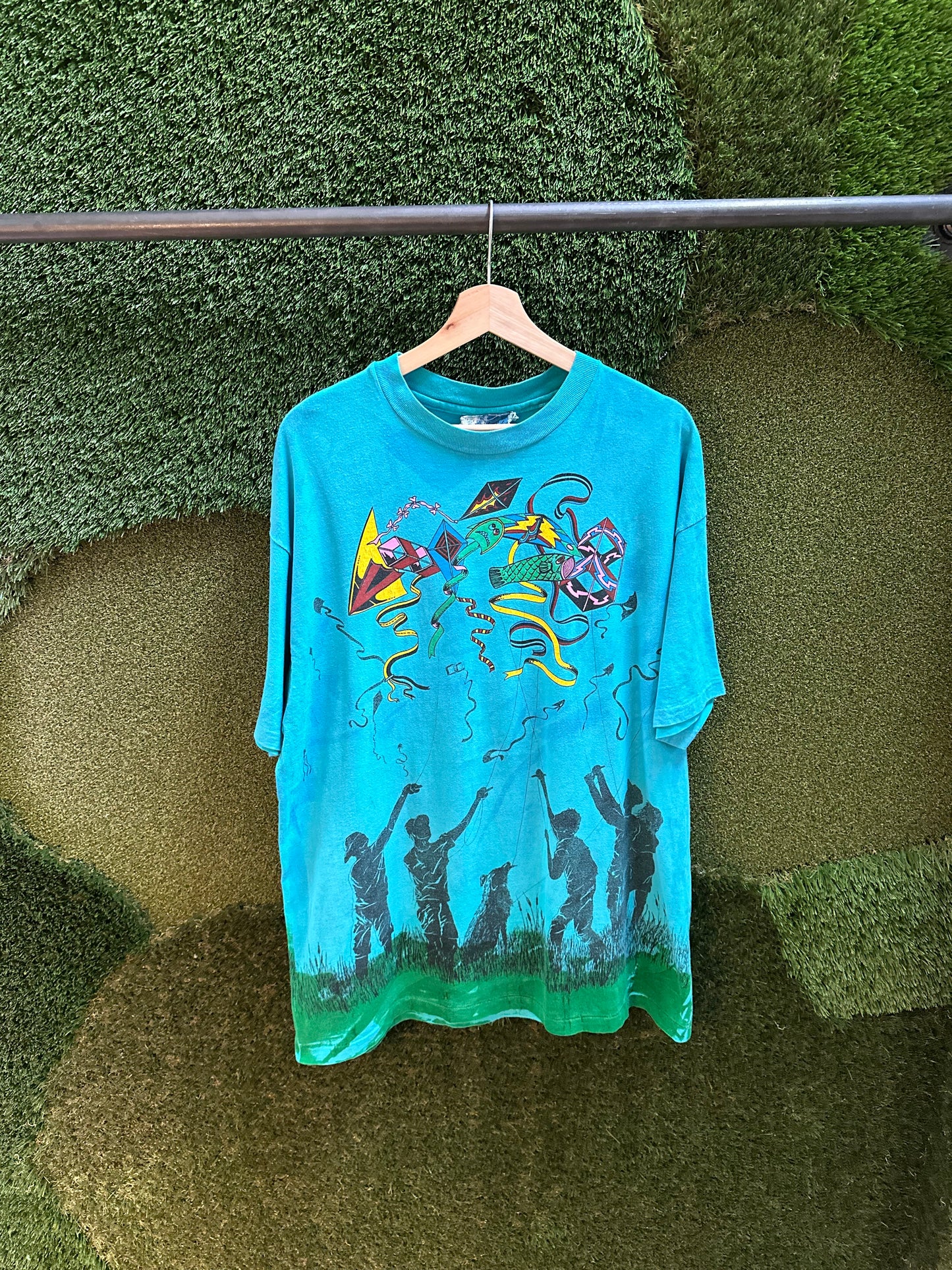 90s Flying Kites All Over Print T-shirt - XL