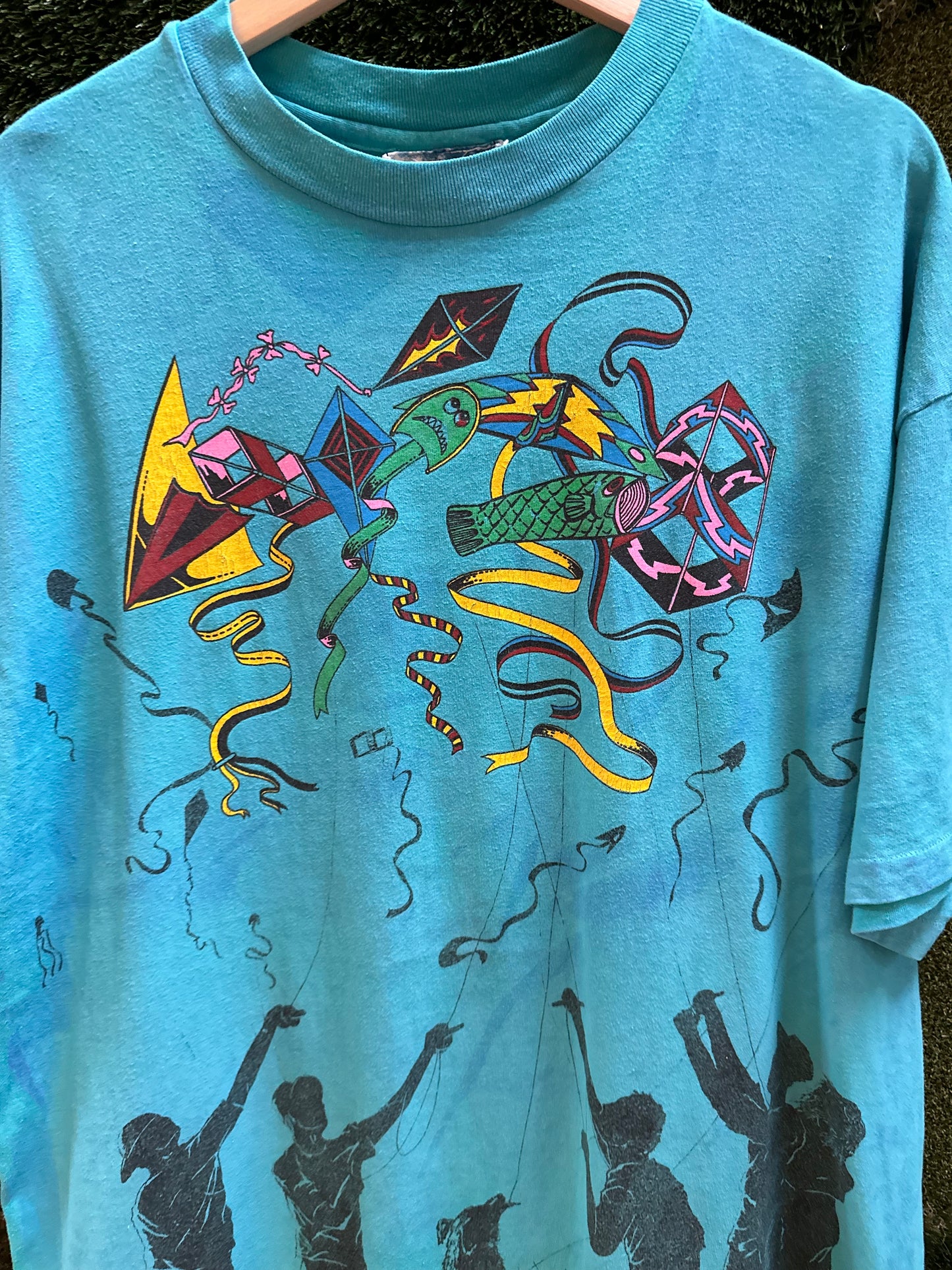 90s Flying Kites All Over Print T-shirt - XL