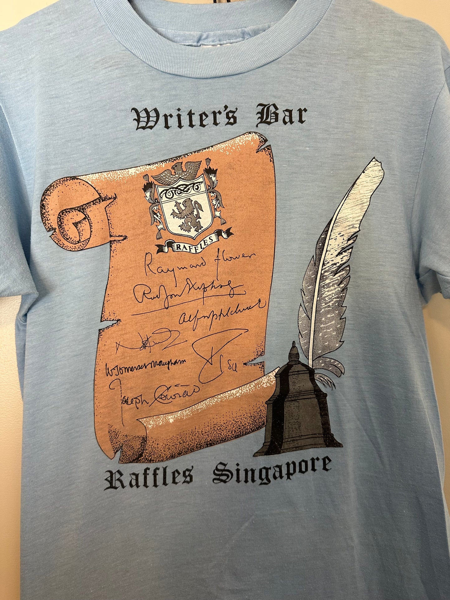 Vintage Writers Bar Singapore T-shirt - M