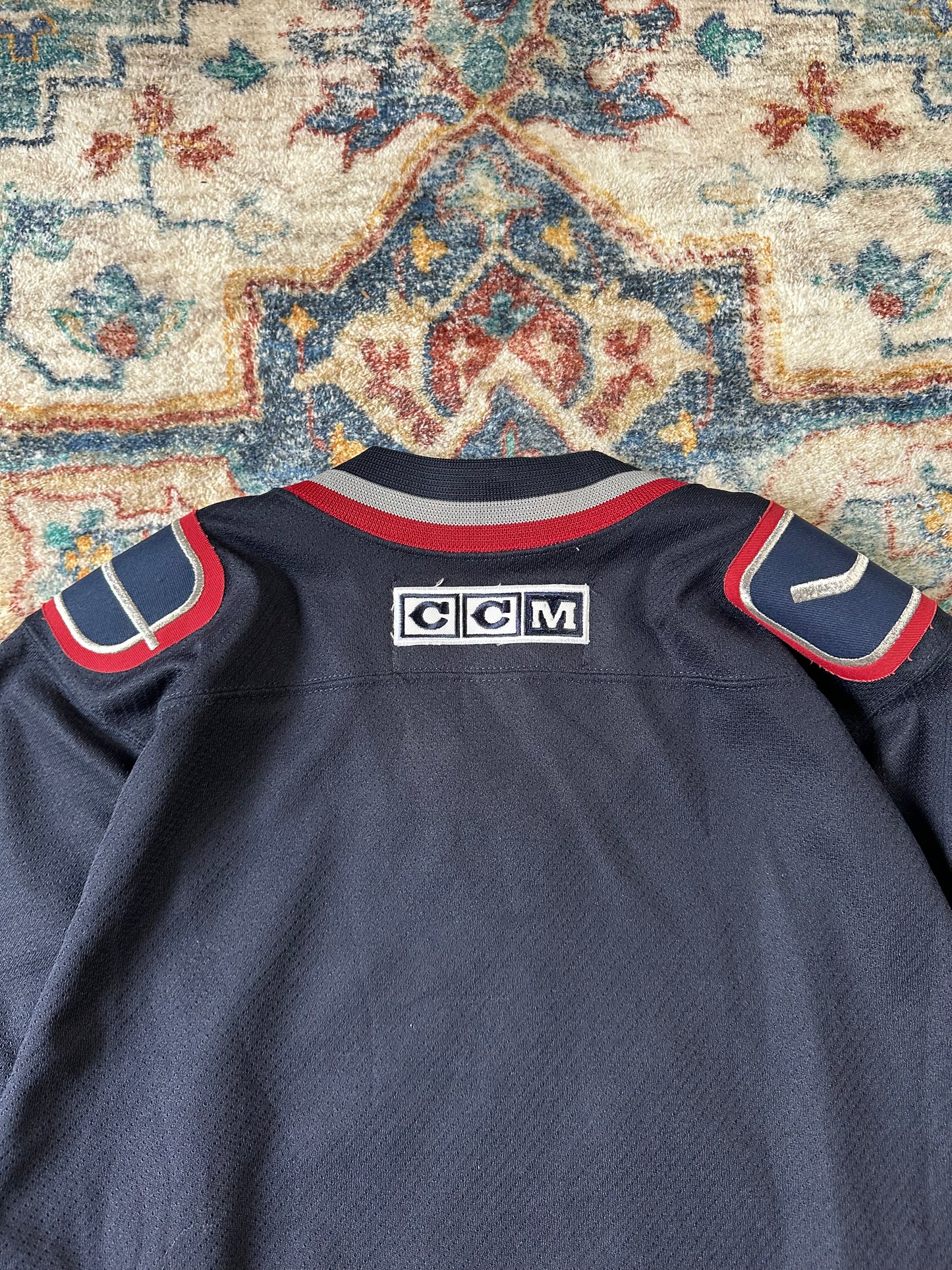00s CCM NHL Vancouver Canucks Navy Hockey Jersey - S