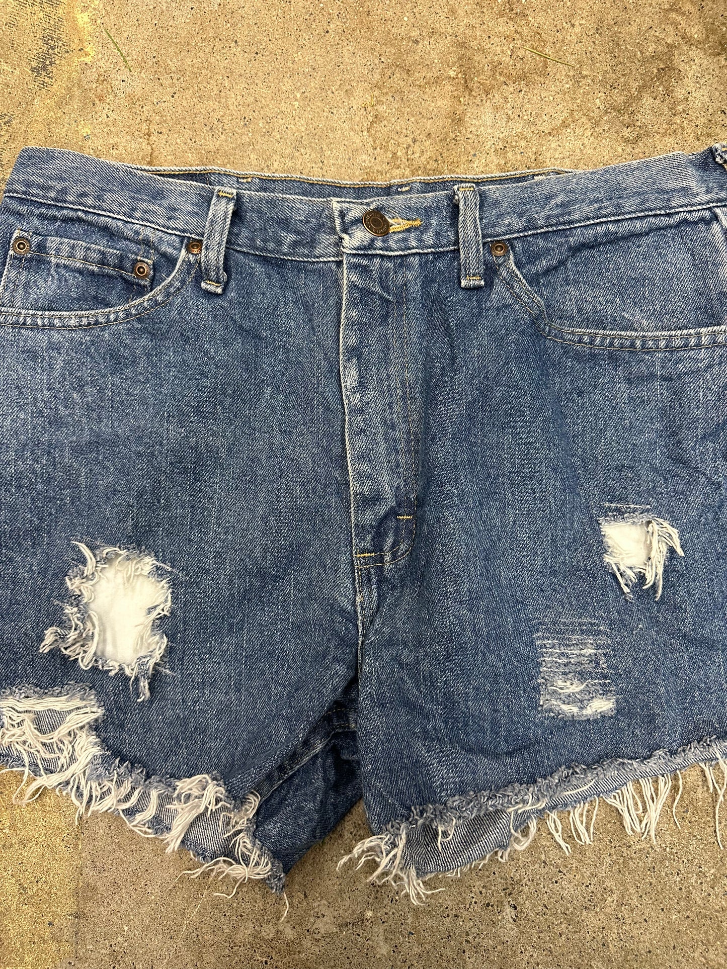 Wrangler Cutoff Distressed Jean Shorts - 34