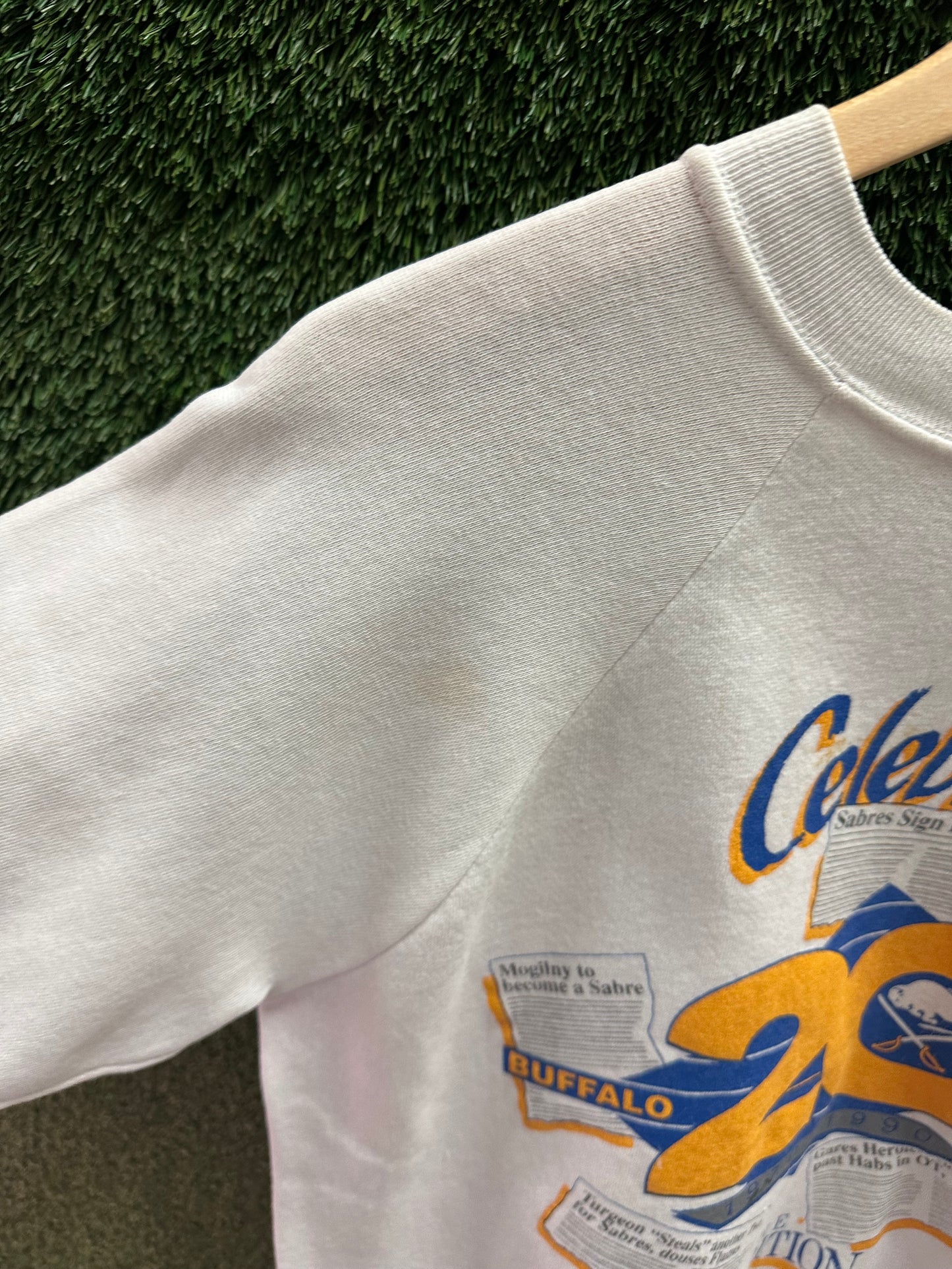 Vintage NHL Buffalo Sabres 20 Years Crewneck - M