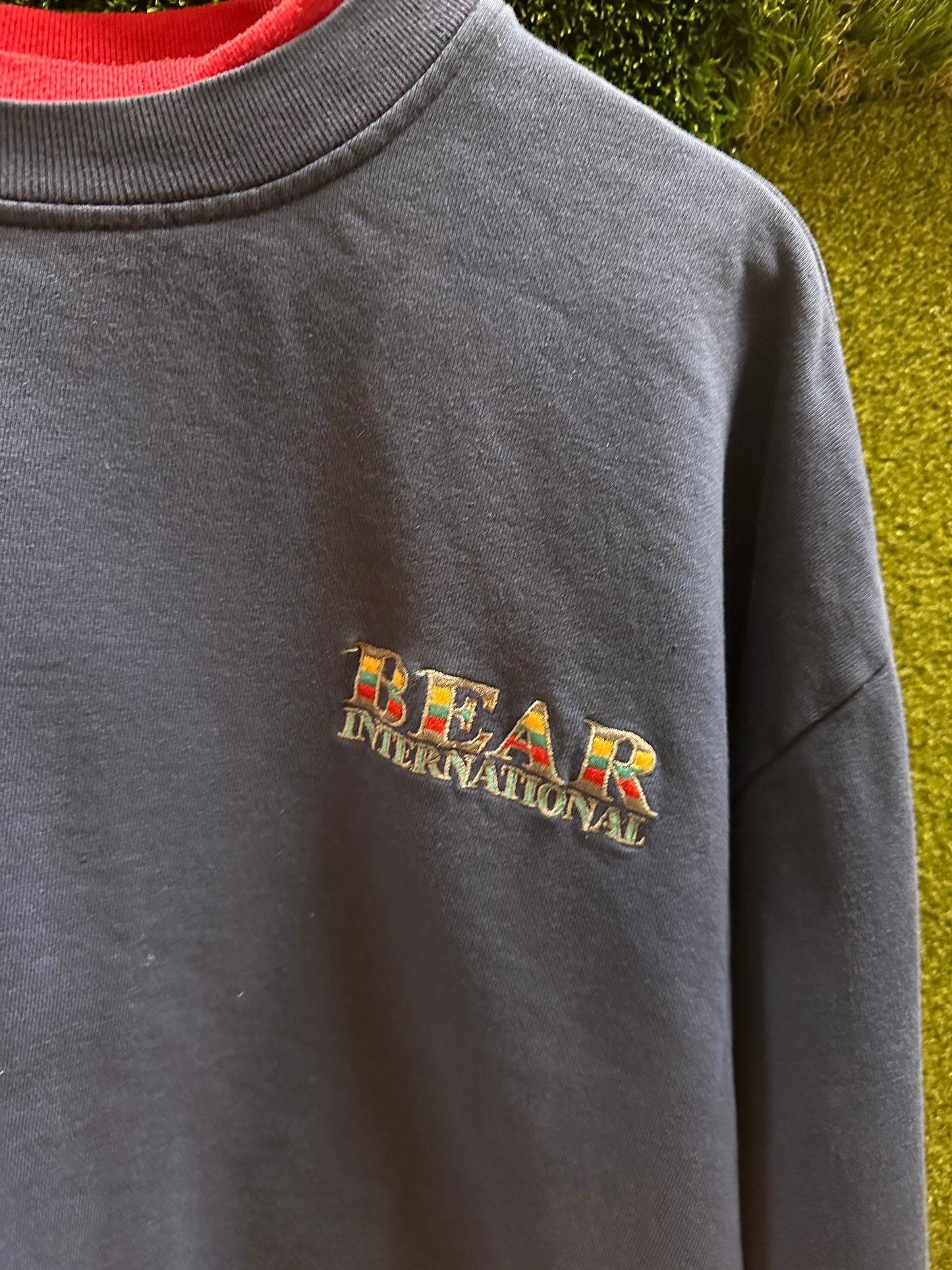 90s Bear International Logo Crewneck - XL