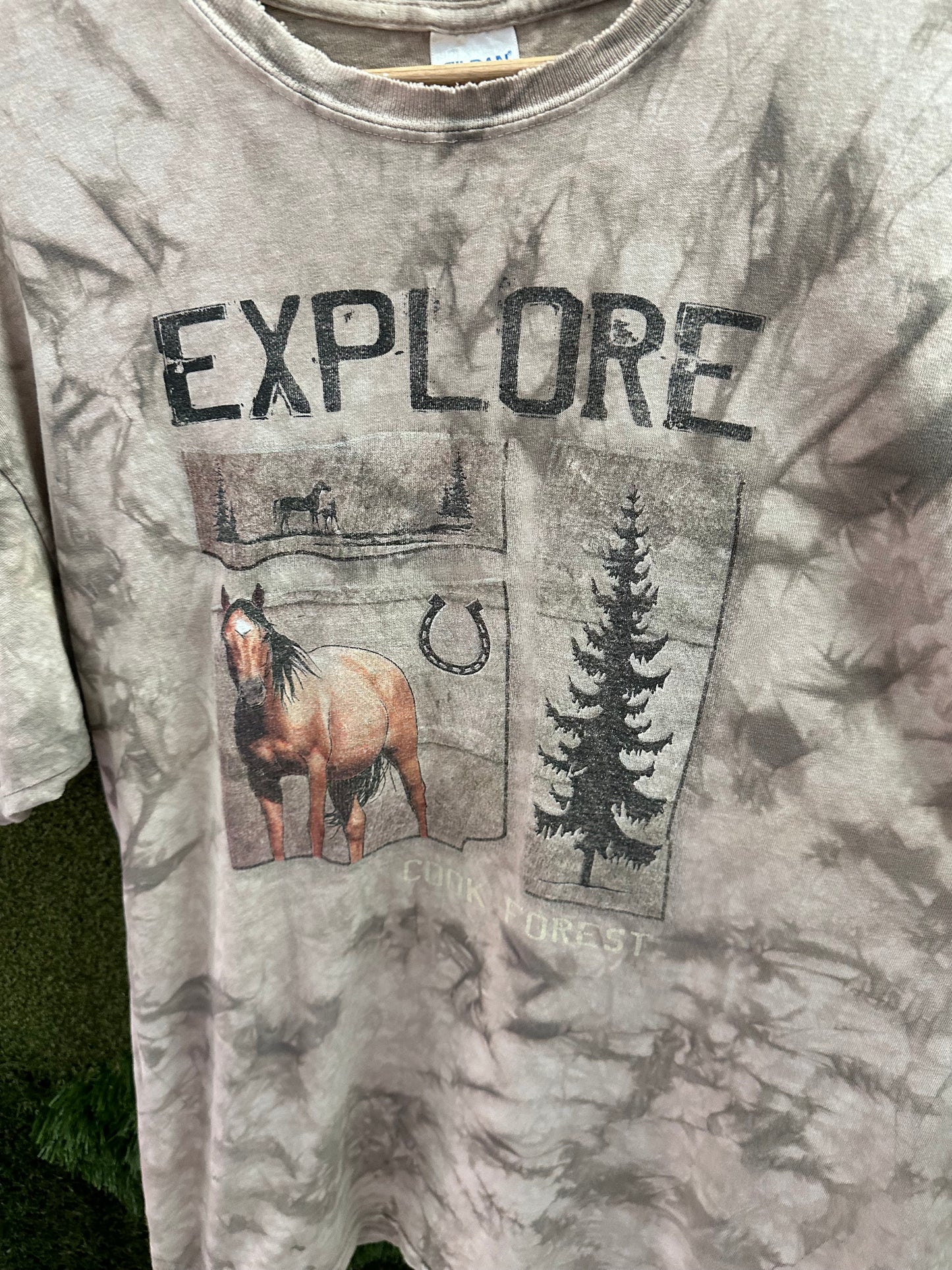 Horses Explore Animal Marbled T-shirt - XL