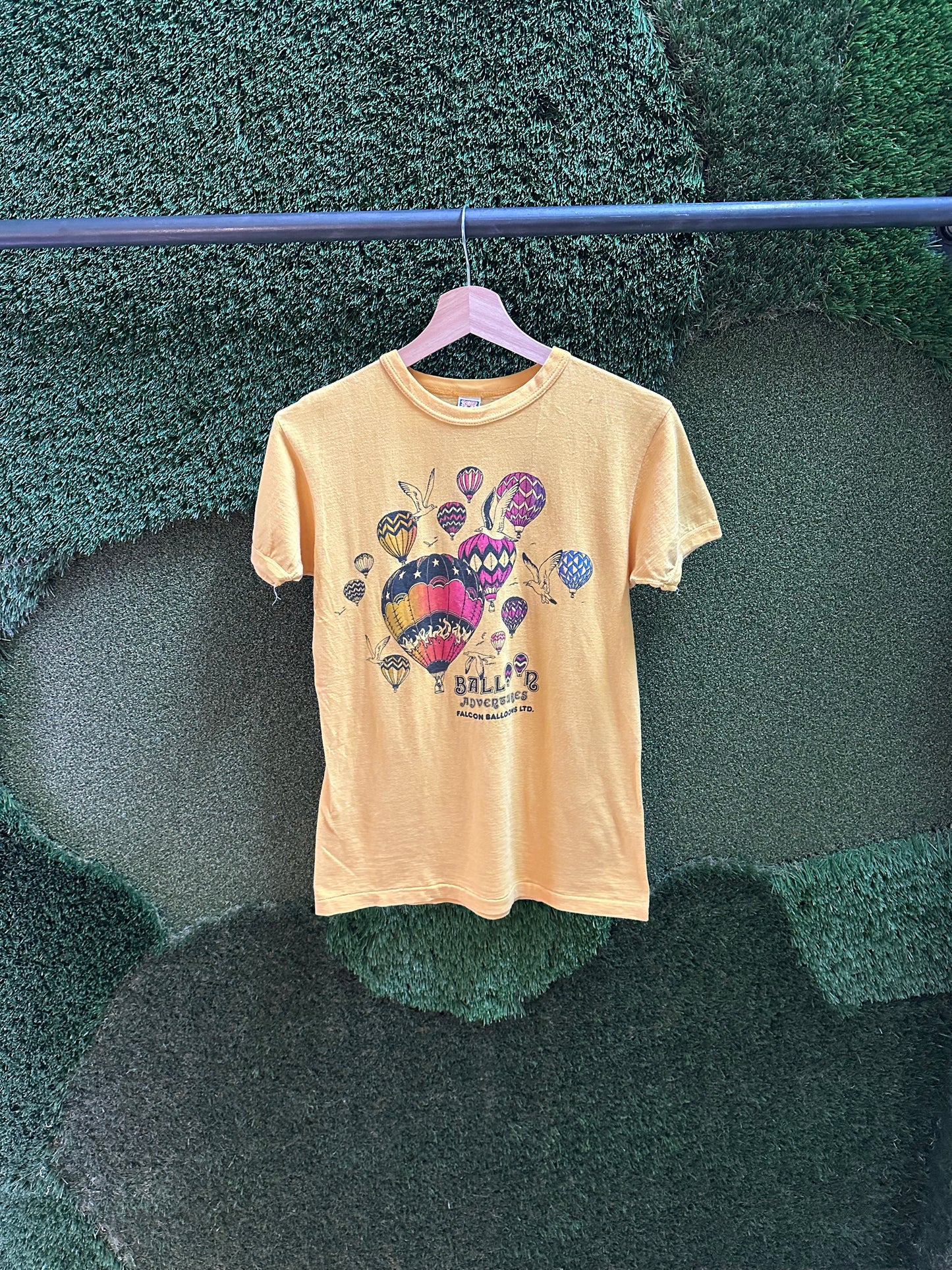 70s Hot Air Balloon Adventures T-shirt - M