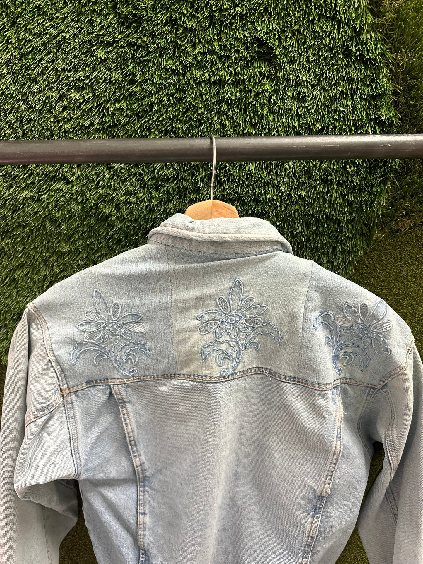 Vintage Floral Embroidered Lightwash Denim Jacket - S