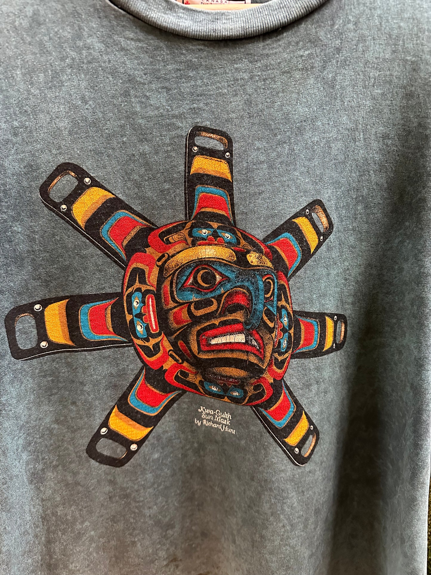 90s Acid Wash Totem T-shirt - L