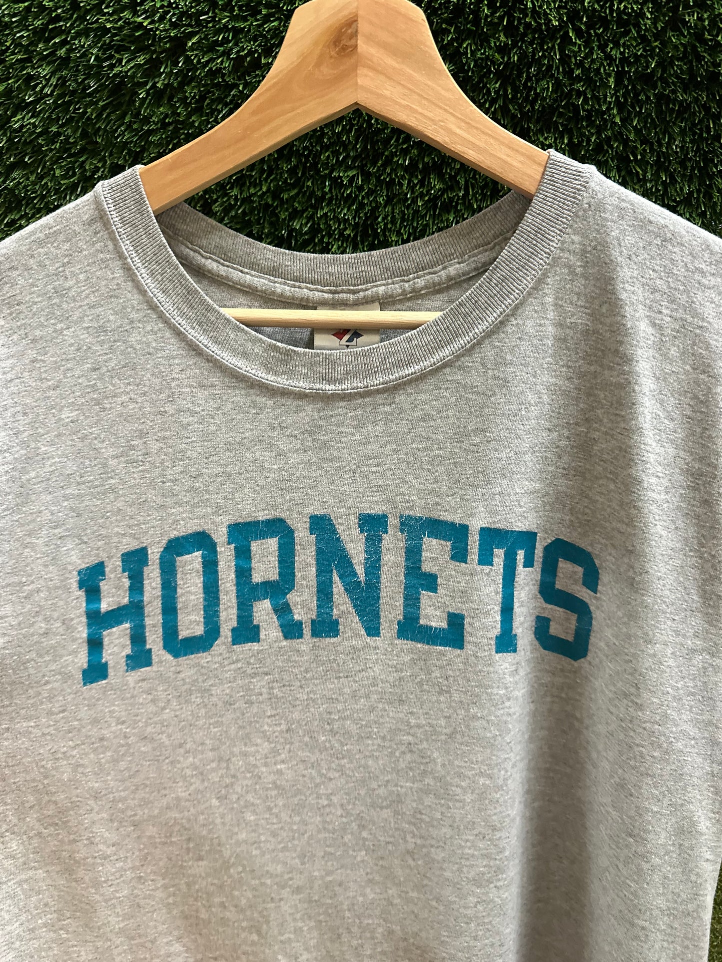 00s Hornets Collegiate Spellout T-shirt - L