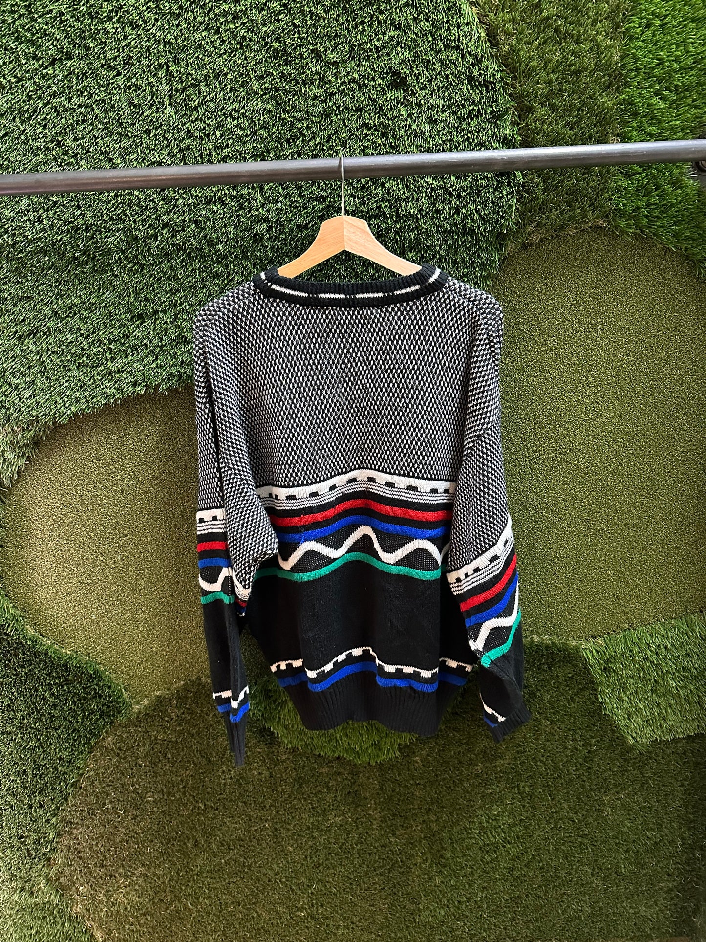 90s Entourage Textured Abstract Sweater - L