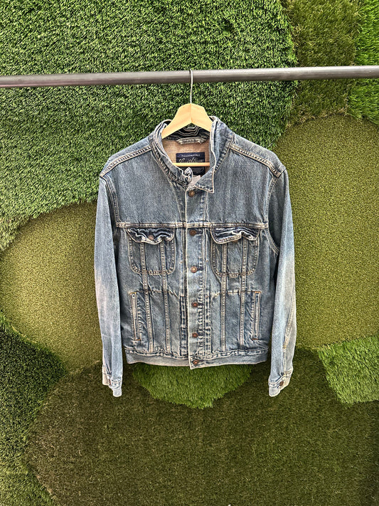 Levi’s Mid Wash Denim Jacket - M