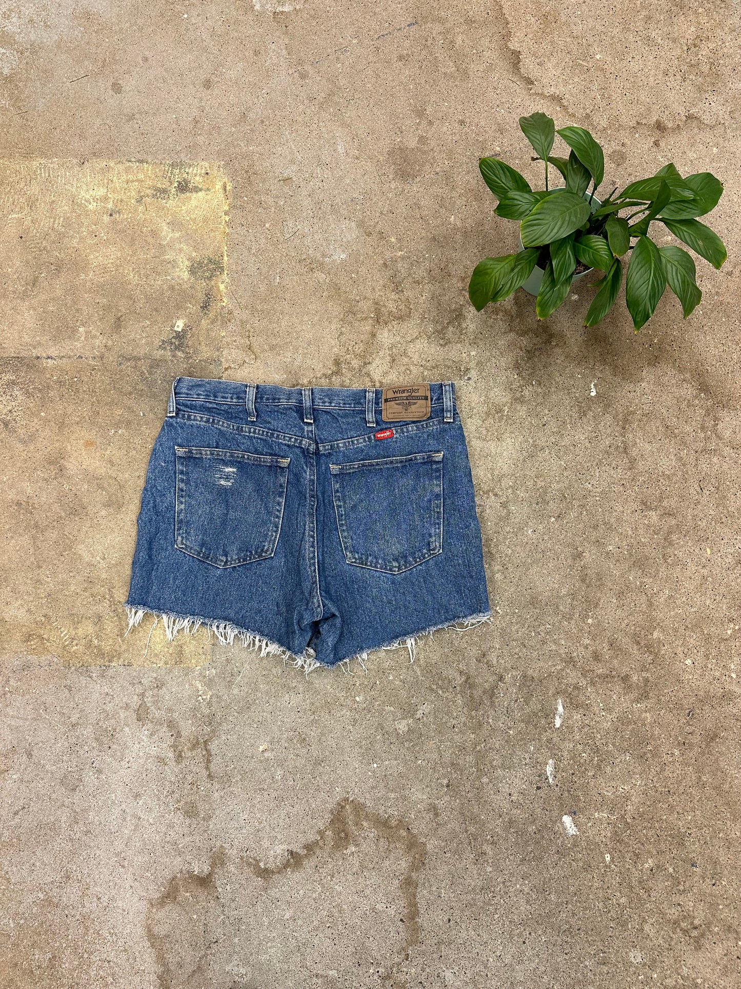 Wrangler Cutoff Distressed Jean Shorts - 34