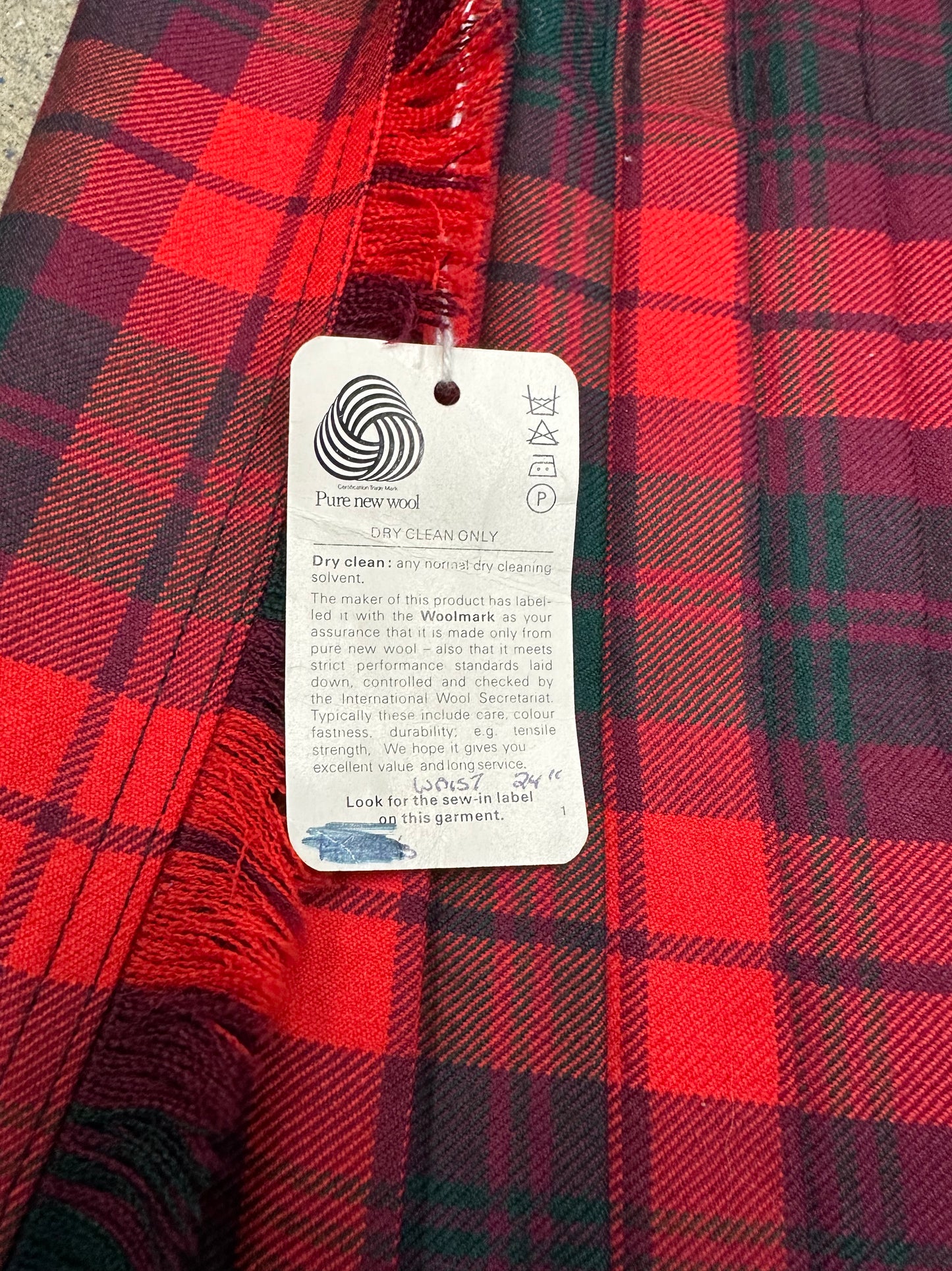 90s The Tartan Gift Shops Wool Kilt - 24