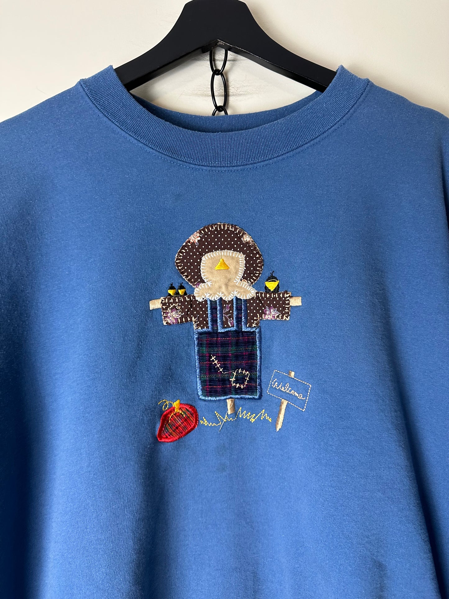 Vintage Scarecrow Embroidered Crewneck - M