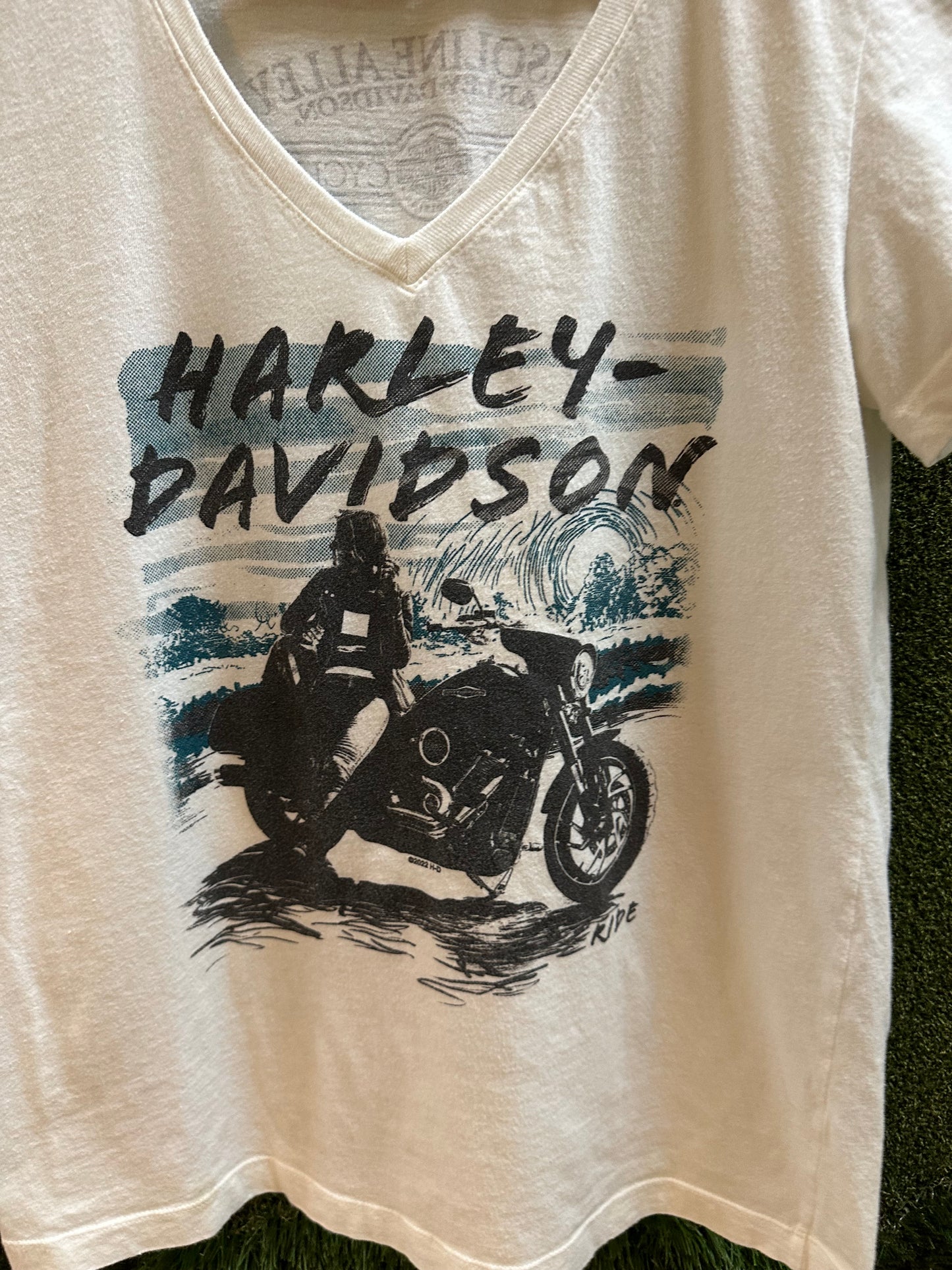 Harley Davidson Biker V-Neck T-shirt - M