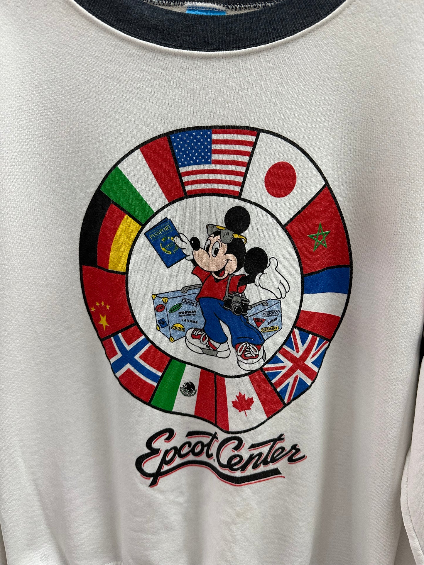 Vintage Disney Epcot Ceter Mickey Flags Crewneck - L