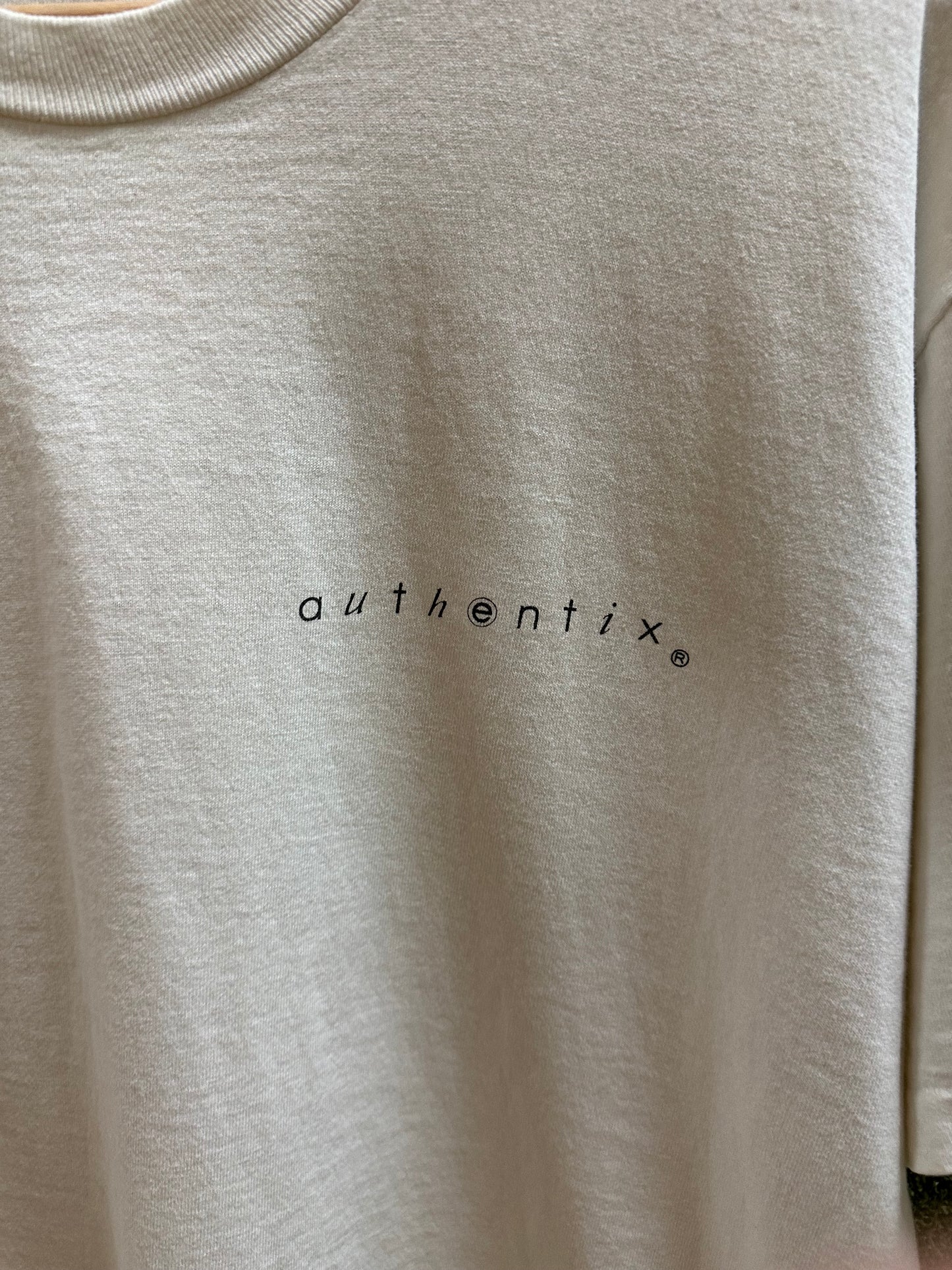 90s Authentix Spellout T-shirt - L