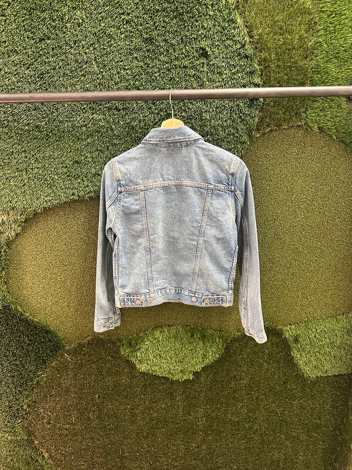 Levi’s Lightwash Denim Jacket - XS