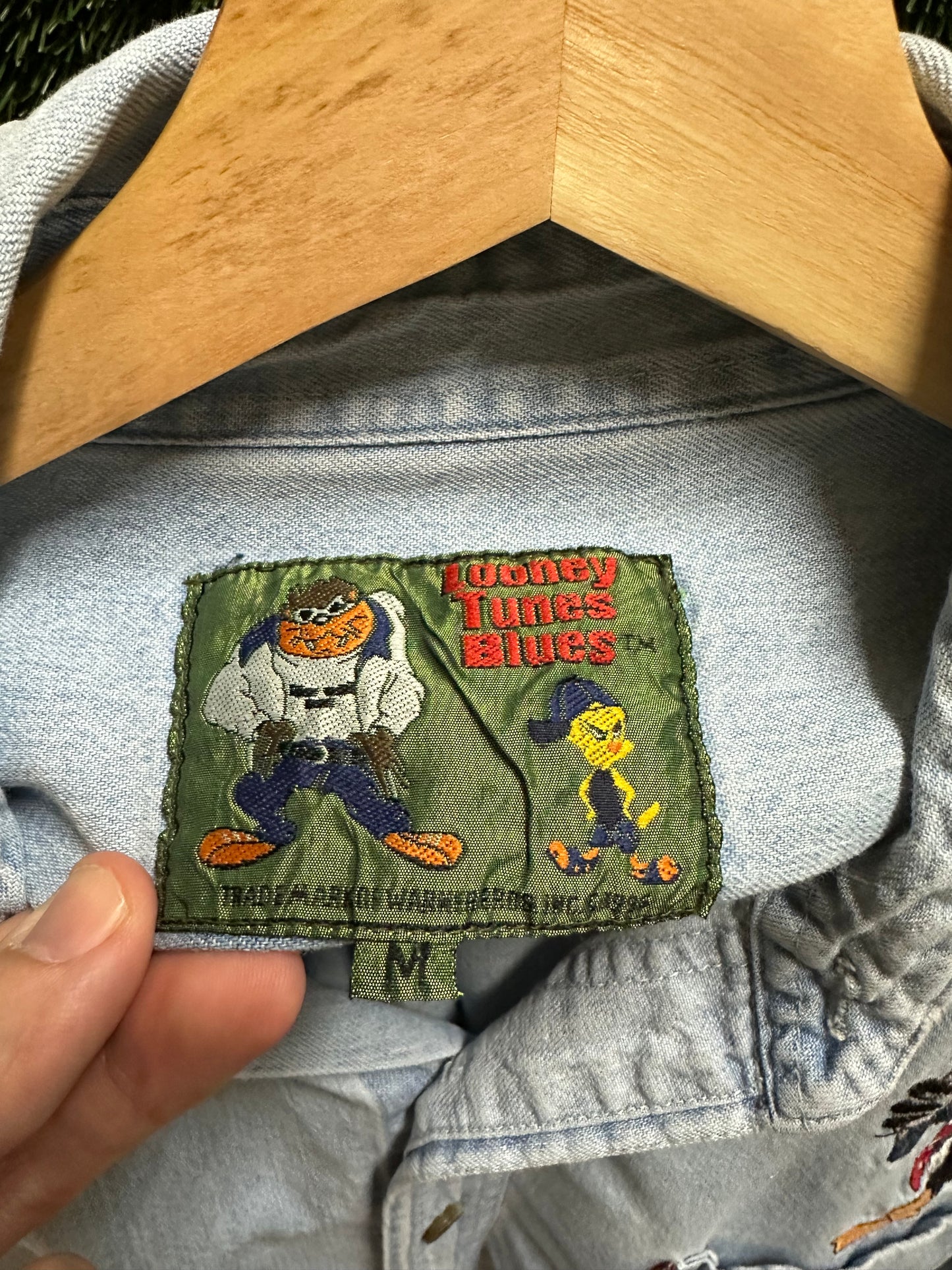 90s Looney Tunes Daffy Duck Denim Button-up Shirt - M