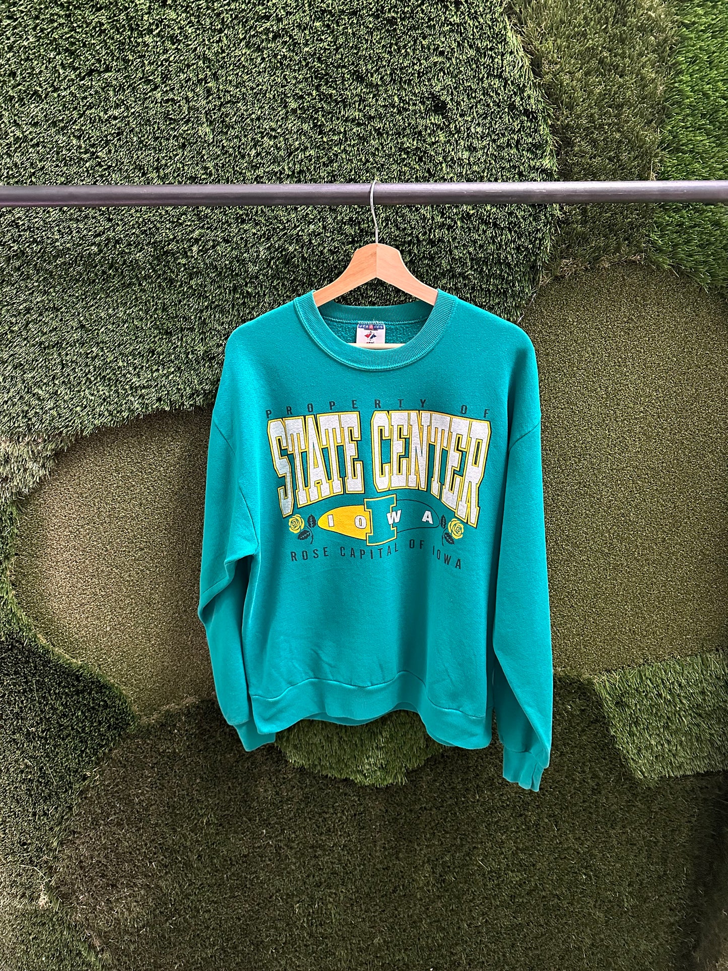 Vintage Property Of Iowa State Center Collegiate Crewneck - L